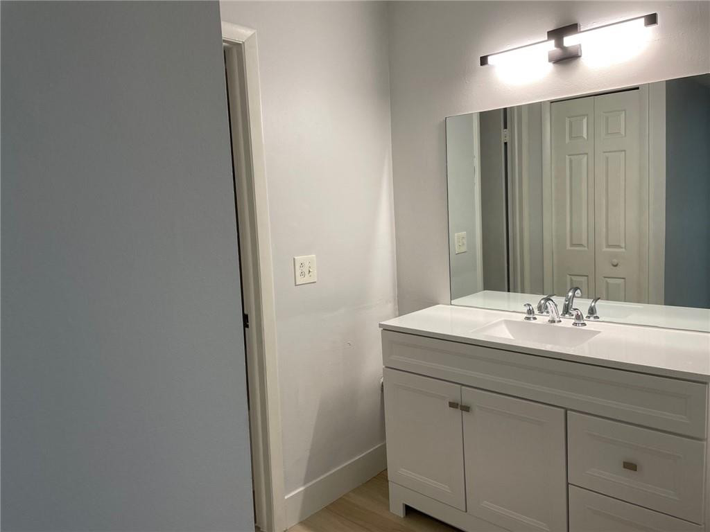 235 LAKEVIEW #102, Weston FL 33326