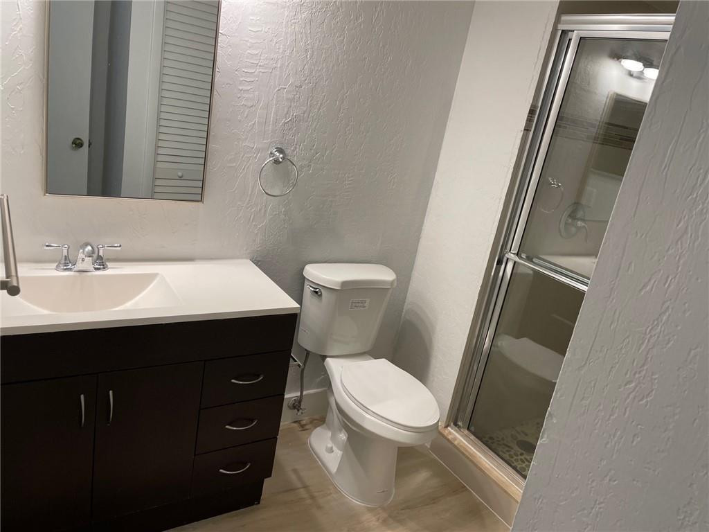 235 LAKEVIEW #102, Weston FL 33326