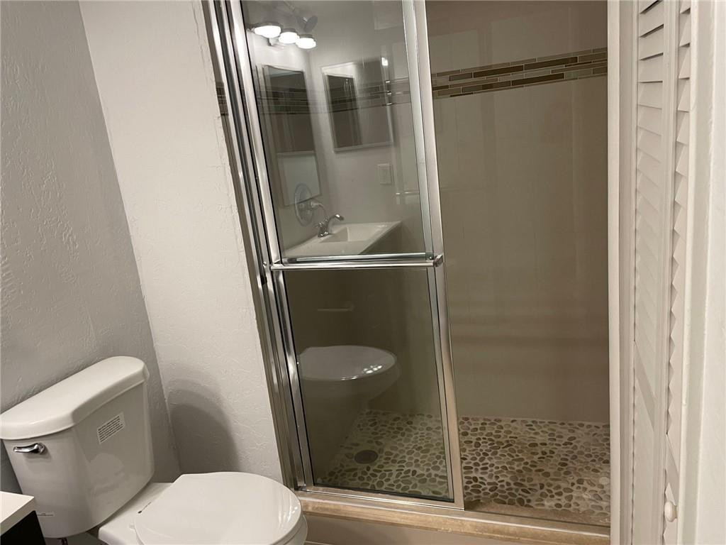 235 LAKEVIEW #102, Weston FL 33326