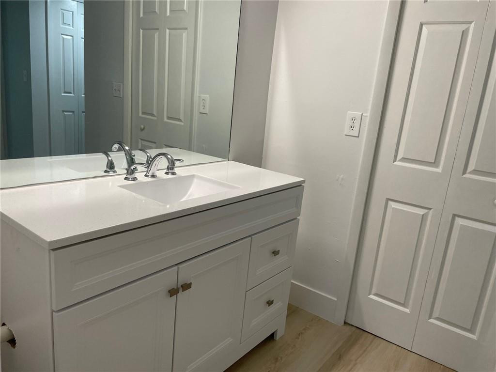 235 LAKEVIEW #102, Weston FL 33326