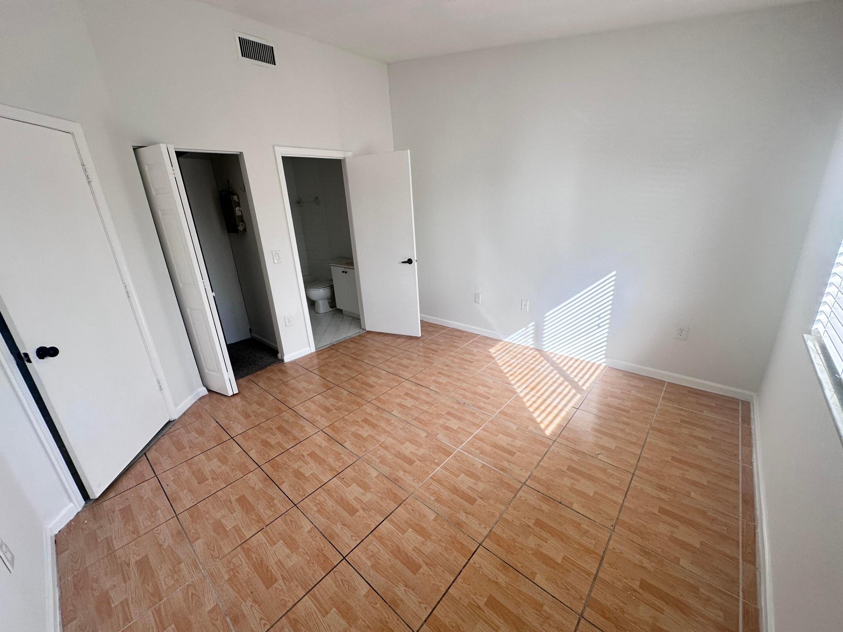 3474 Briar Bay #204, West Palm Beach FL 33411