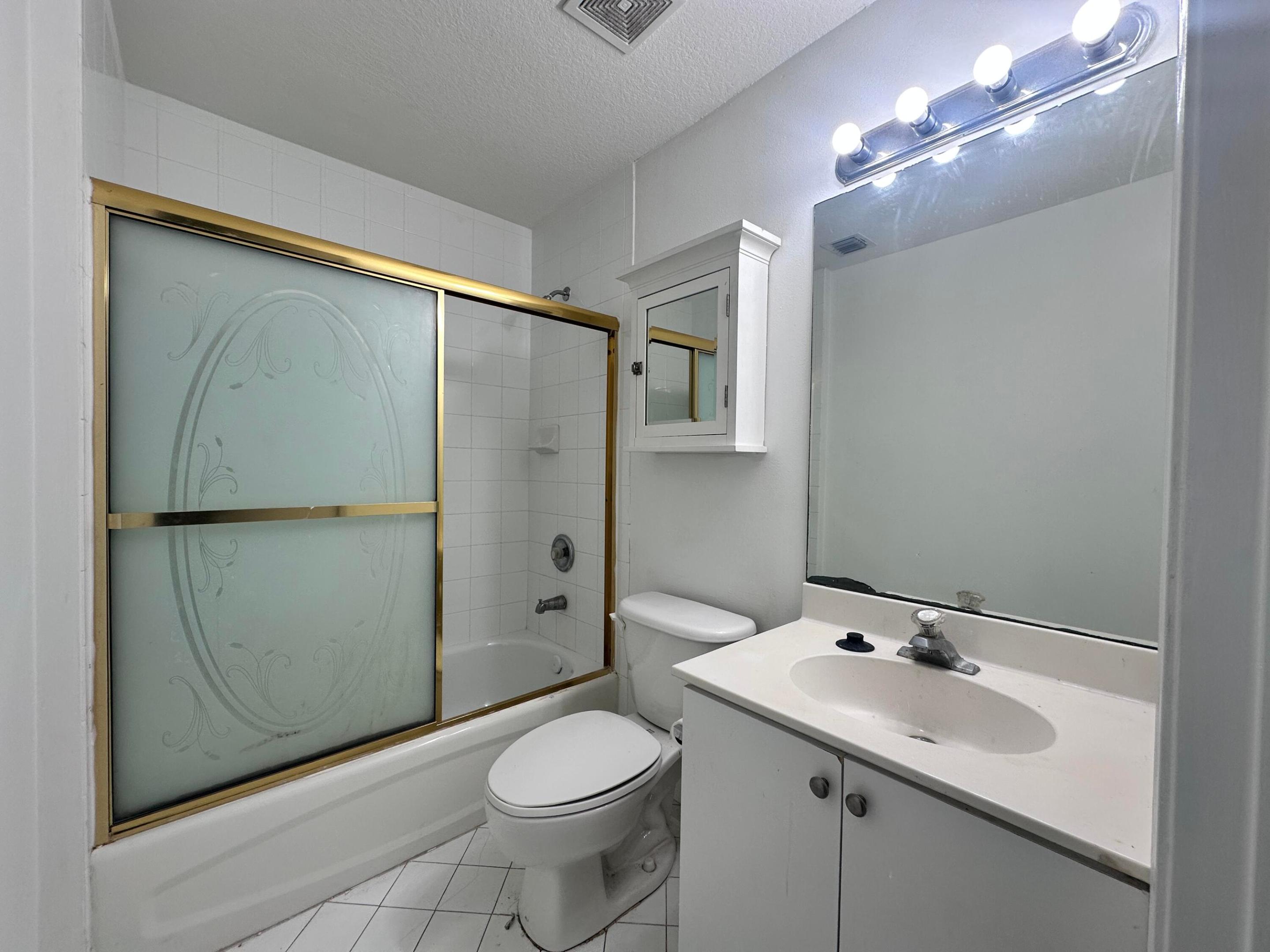 3474 Briar Bay #204, West Palm Beach FL 33411