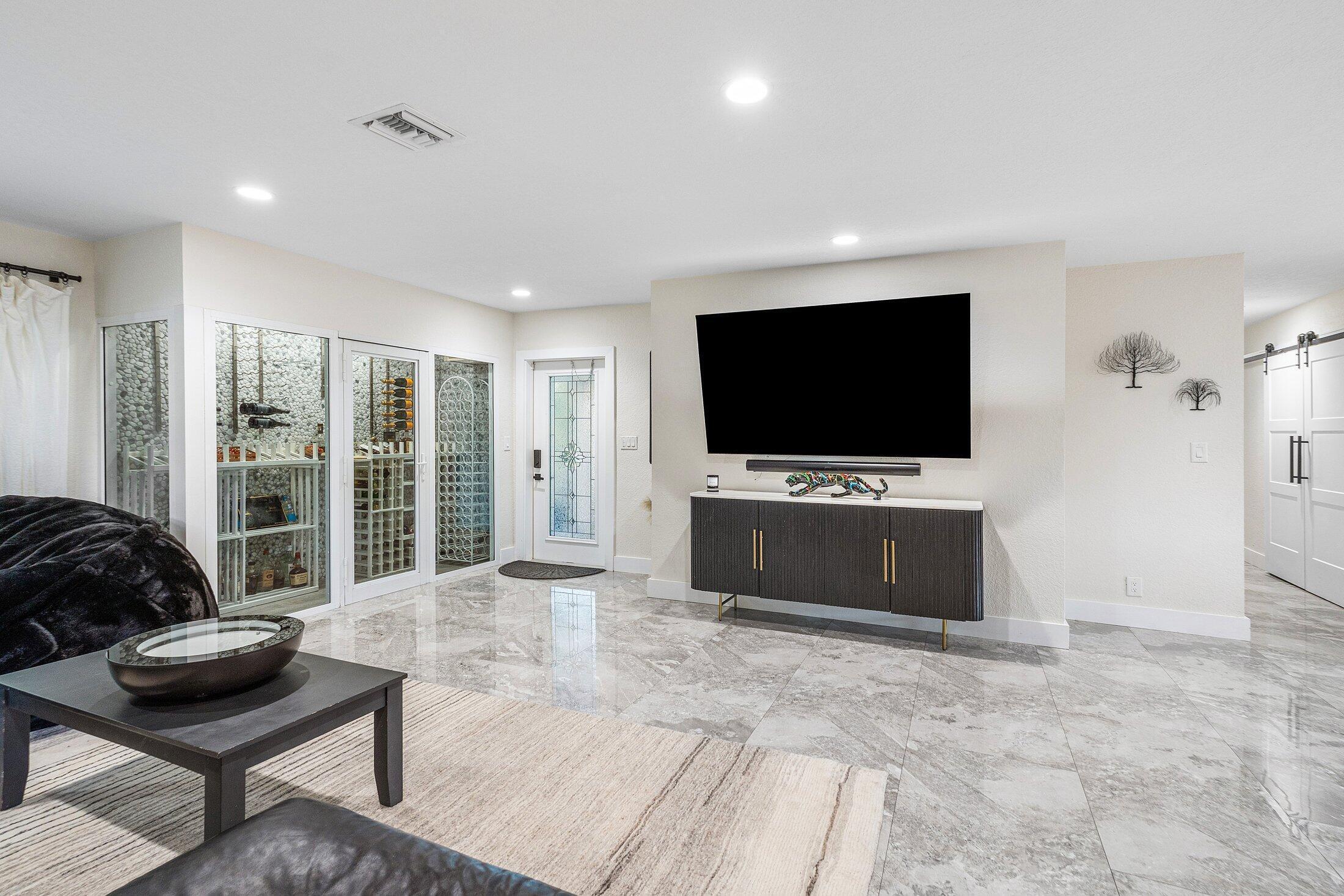 2200 SE 9TH, Pompano Beach FL 33062