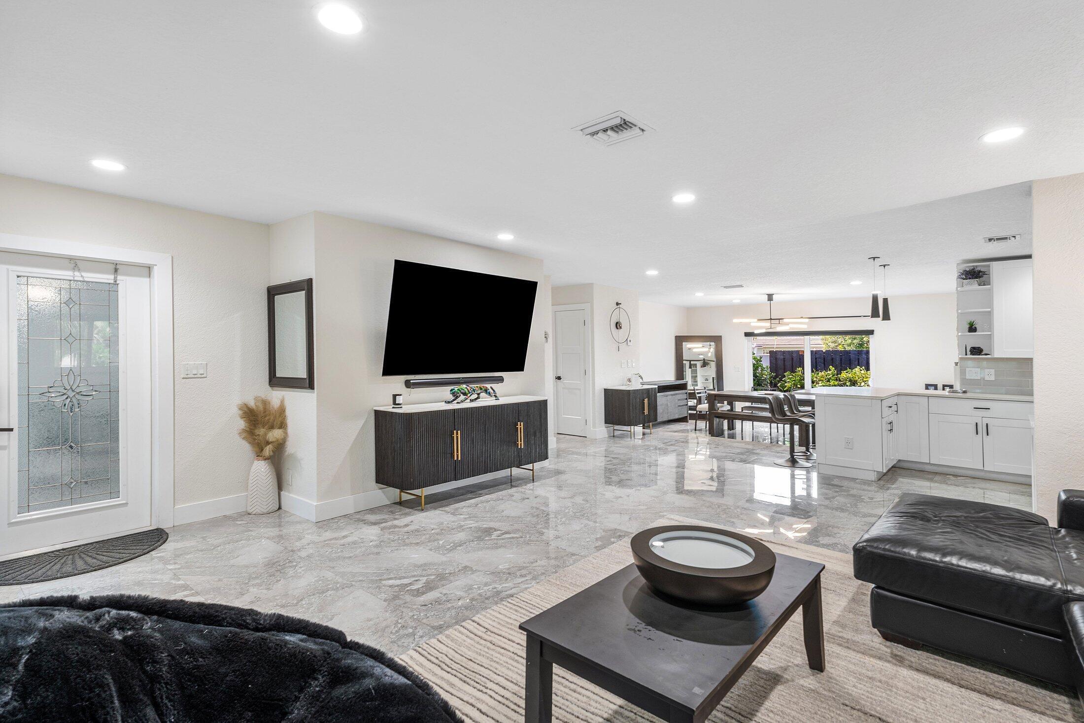 2200 SE 9TH, Pompano Beach FL 33062