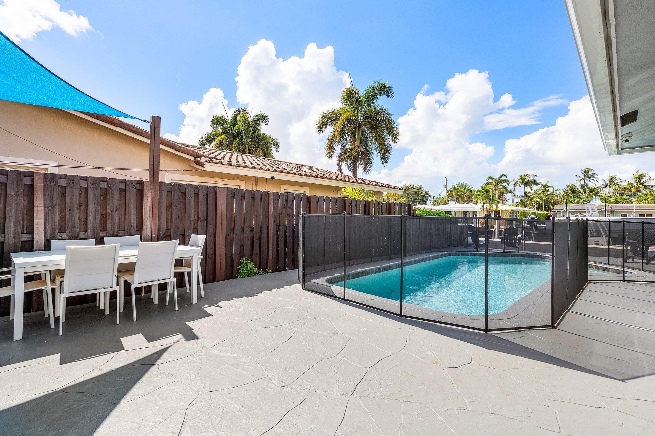 2200 SE 9TH, Pompano Beach FL 33062