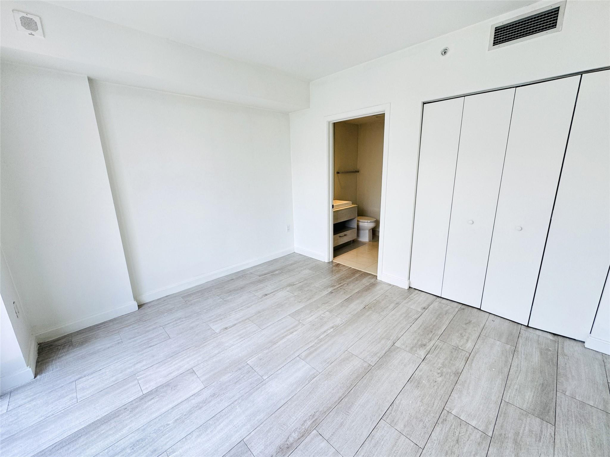 55 SW 9TH #2707, Miami FL 33130
