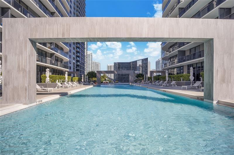 55 SW 9TH #2707, Miami FL 33130