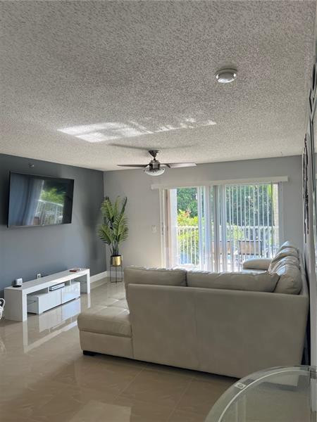 5051 WILES #207, Coconut Creek FL 33073