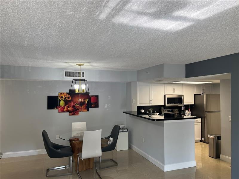 5051 WILES #207, Coconut Creek FL 33073