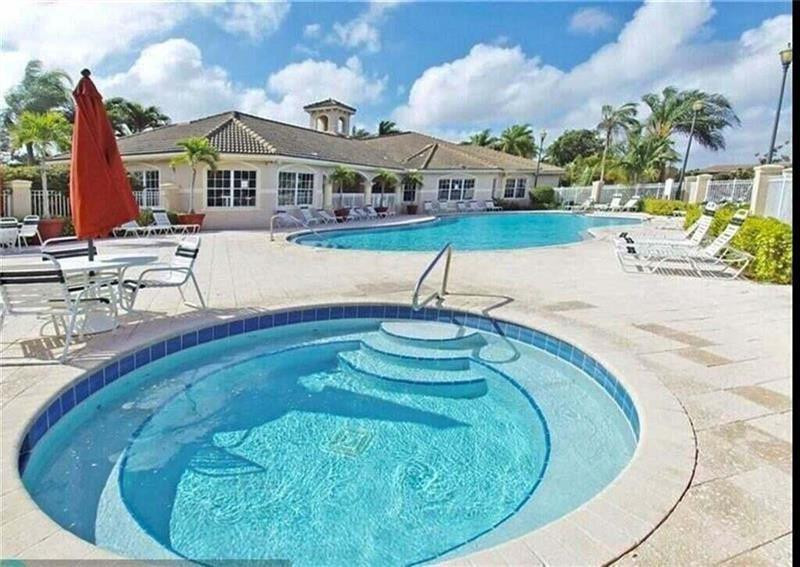 5051 WILES #207, Coconut Creek FL 33073