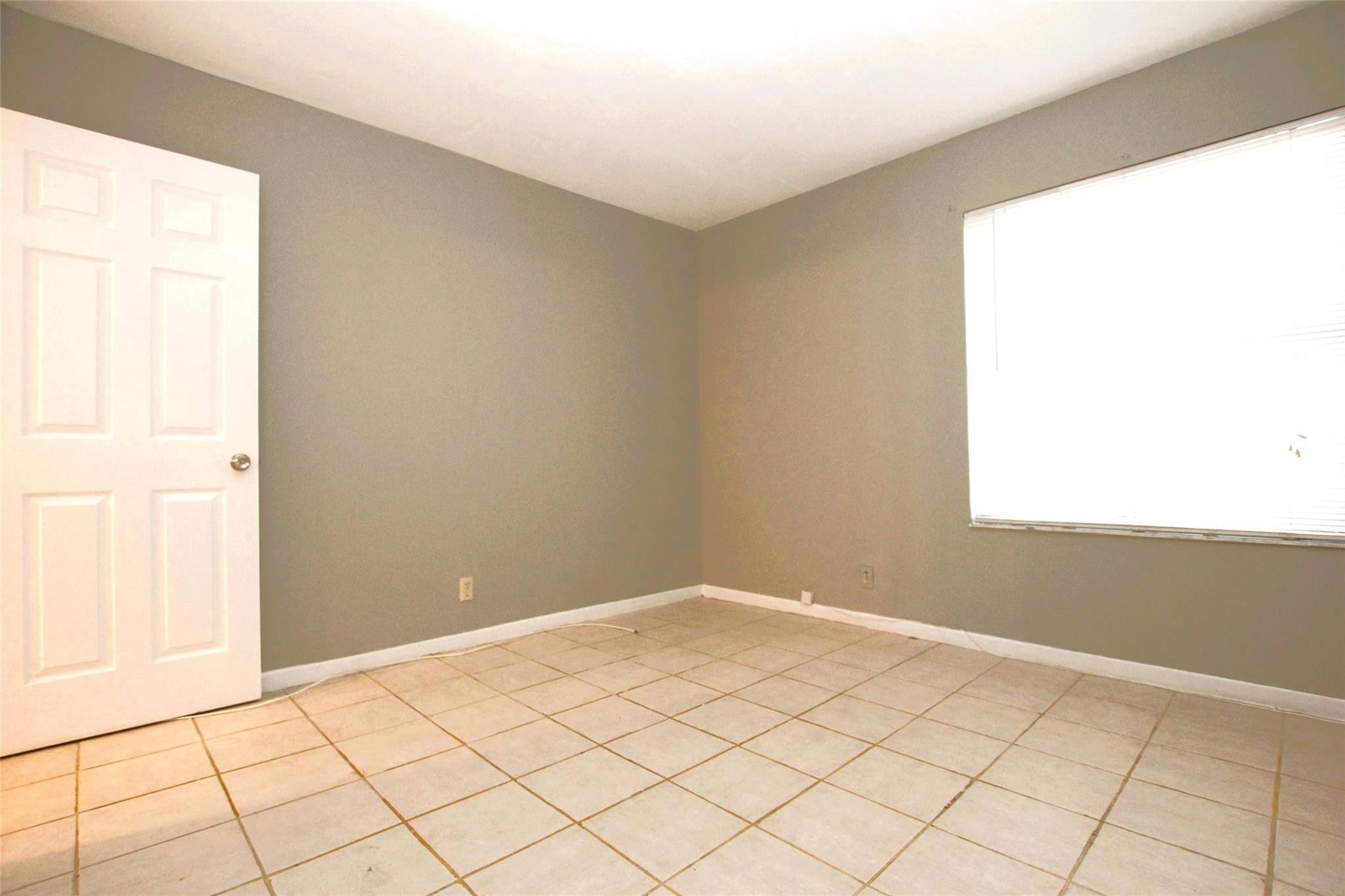 217 LAKE POINTE #107, Oakland Park FL 33309