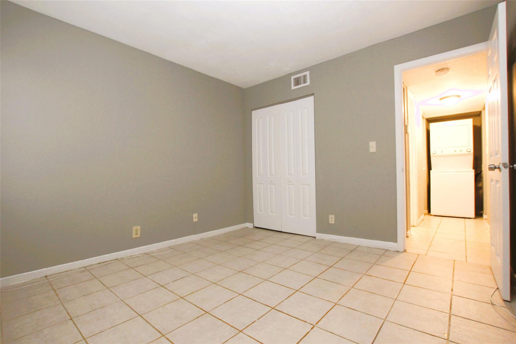 217 LAKE POINTE #107, Oakland Park FL 33309