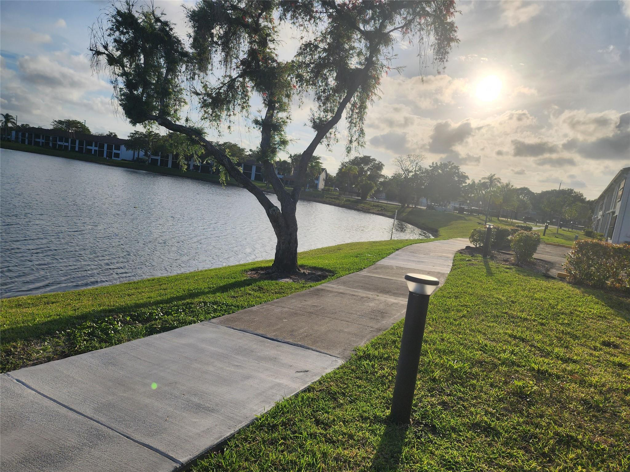 217 LAKE POINTE #107, Oakland Park FL 33309