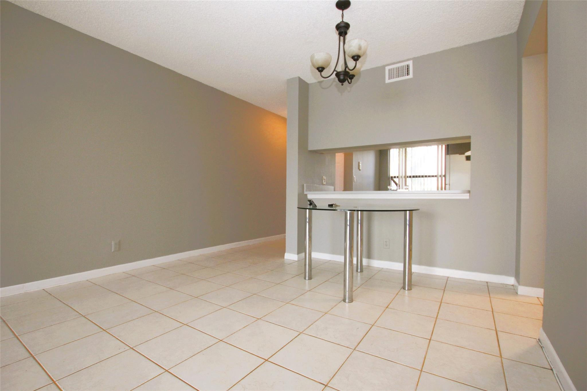 217 LAKE POINTE #107, Oakland Park FL 33309