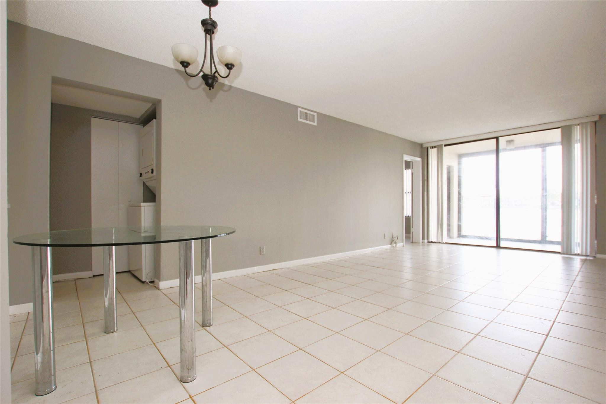 217 LAKE POINTE #107, Oakland Park FL 33309