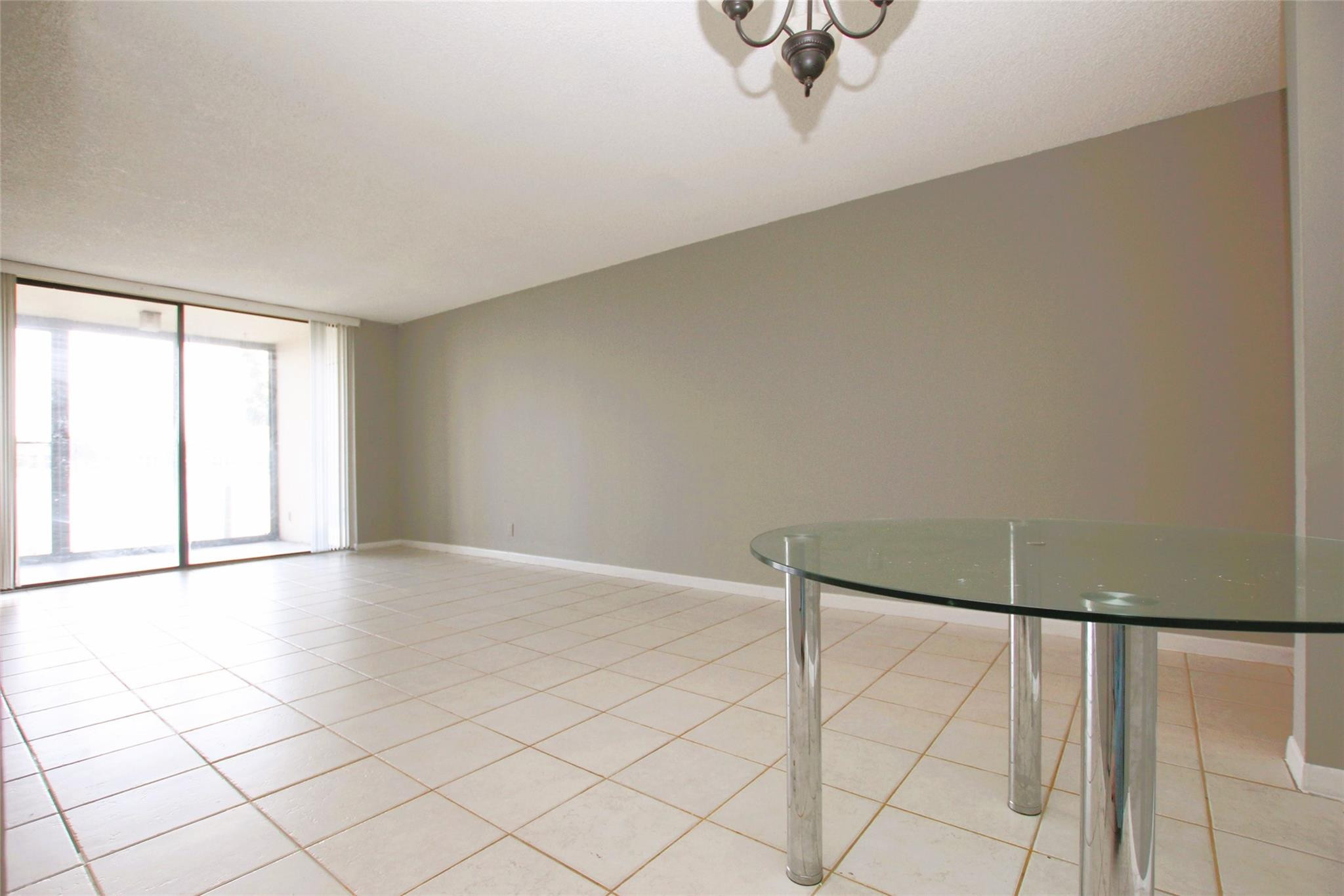 217 LAKE POINTE #107, Oakland Park FL 33309