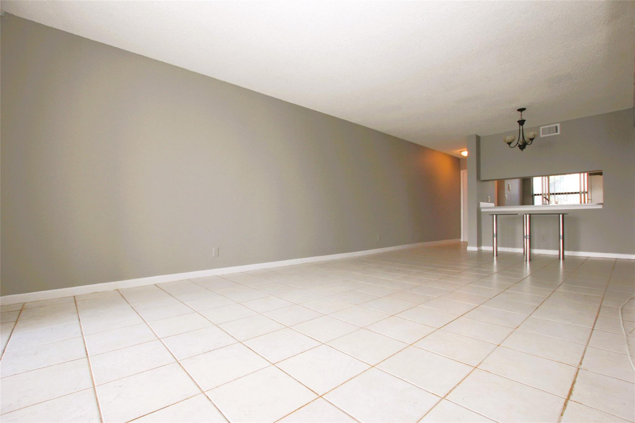 217 LAKE POINTE #107, Oakland Park FL 33309