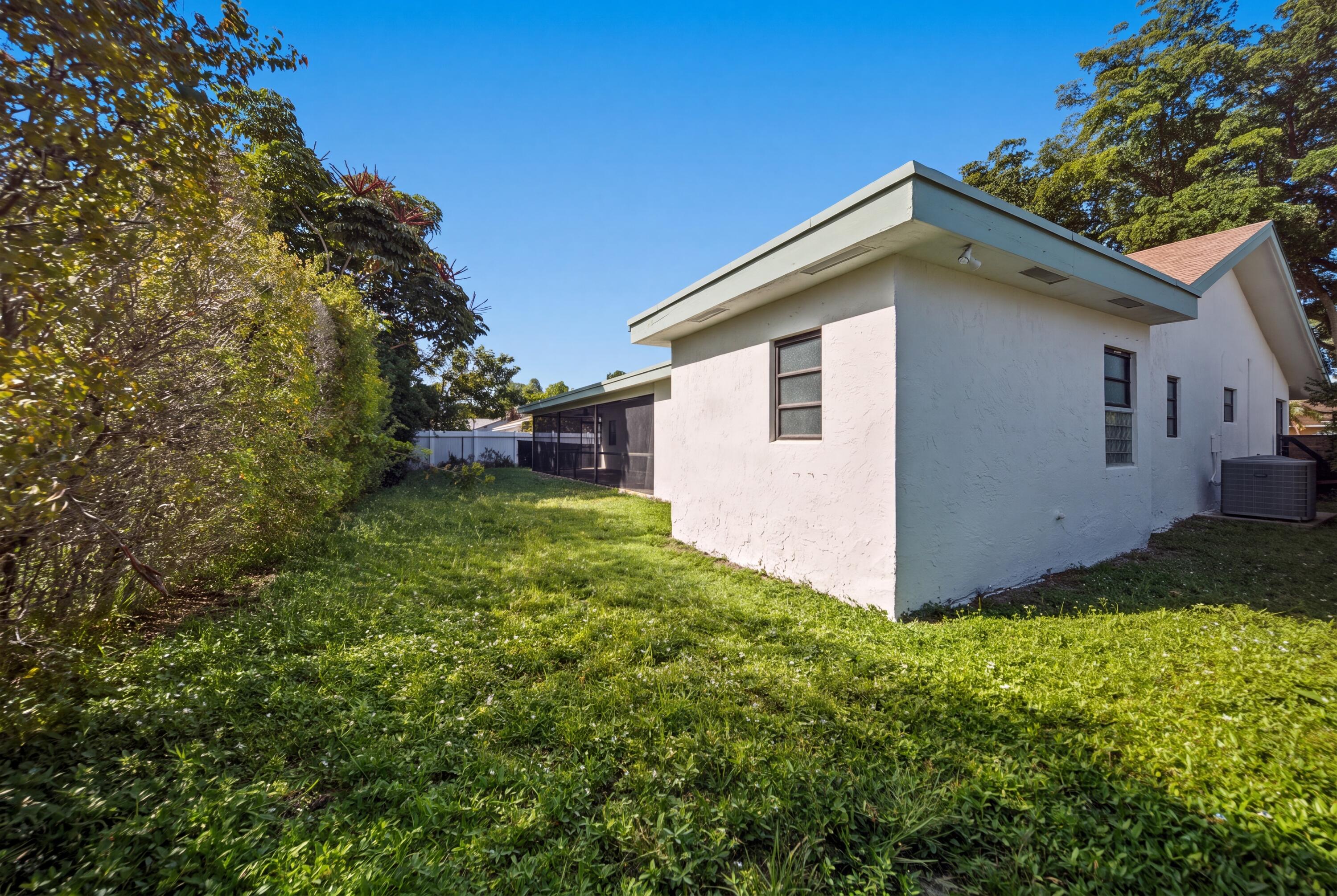 8114 NUTMEG, Tamarac FL 33321