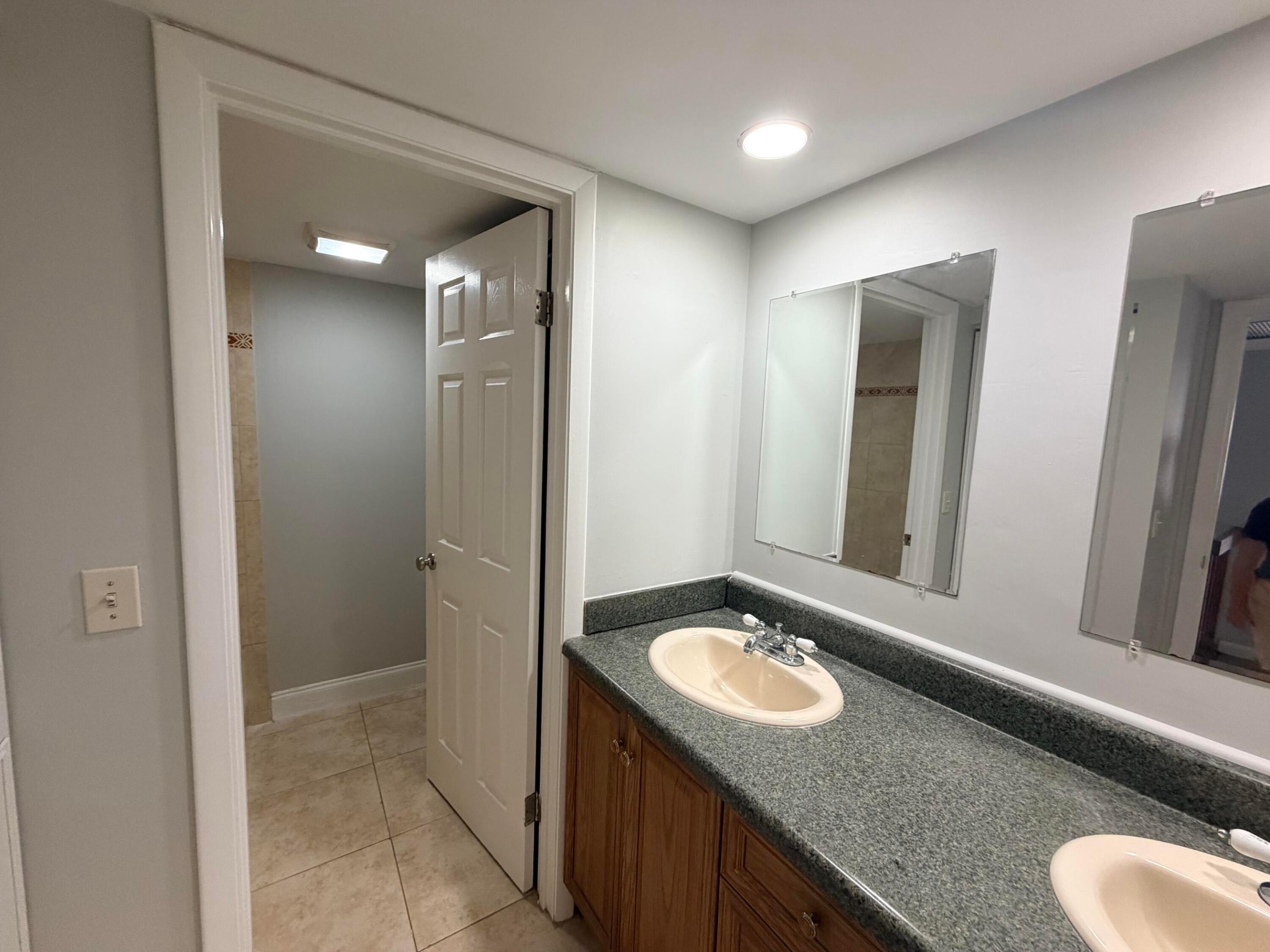 37 LAKE ARBOR, Palm Springs FL 33461