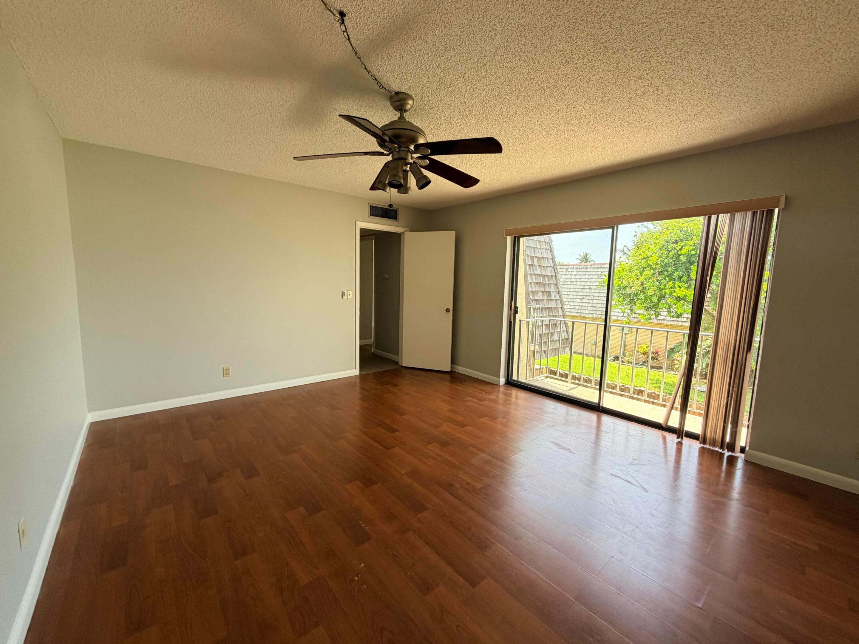 37 LAKE ARBOR, Palm Springs FL 33461
