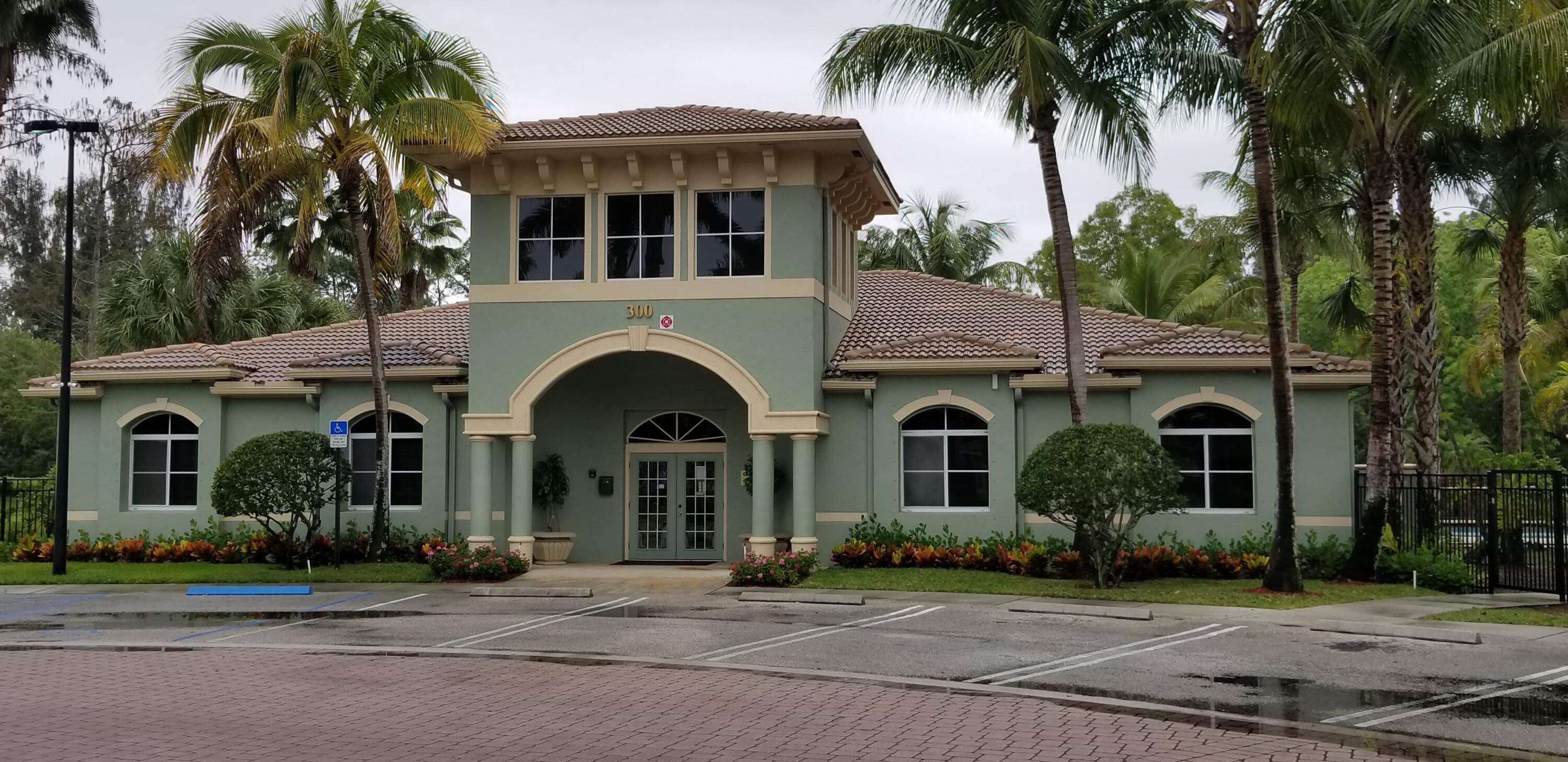 350 CRESTWOOD #201, Royal Palm Beach FL 33411