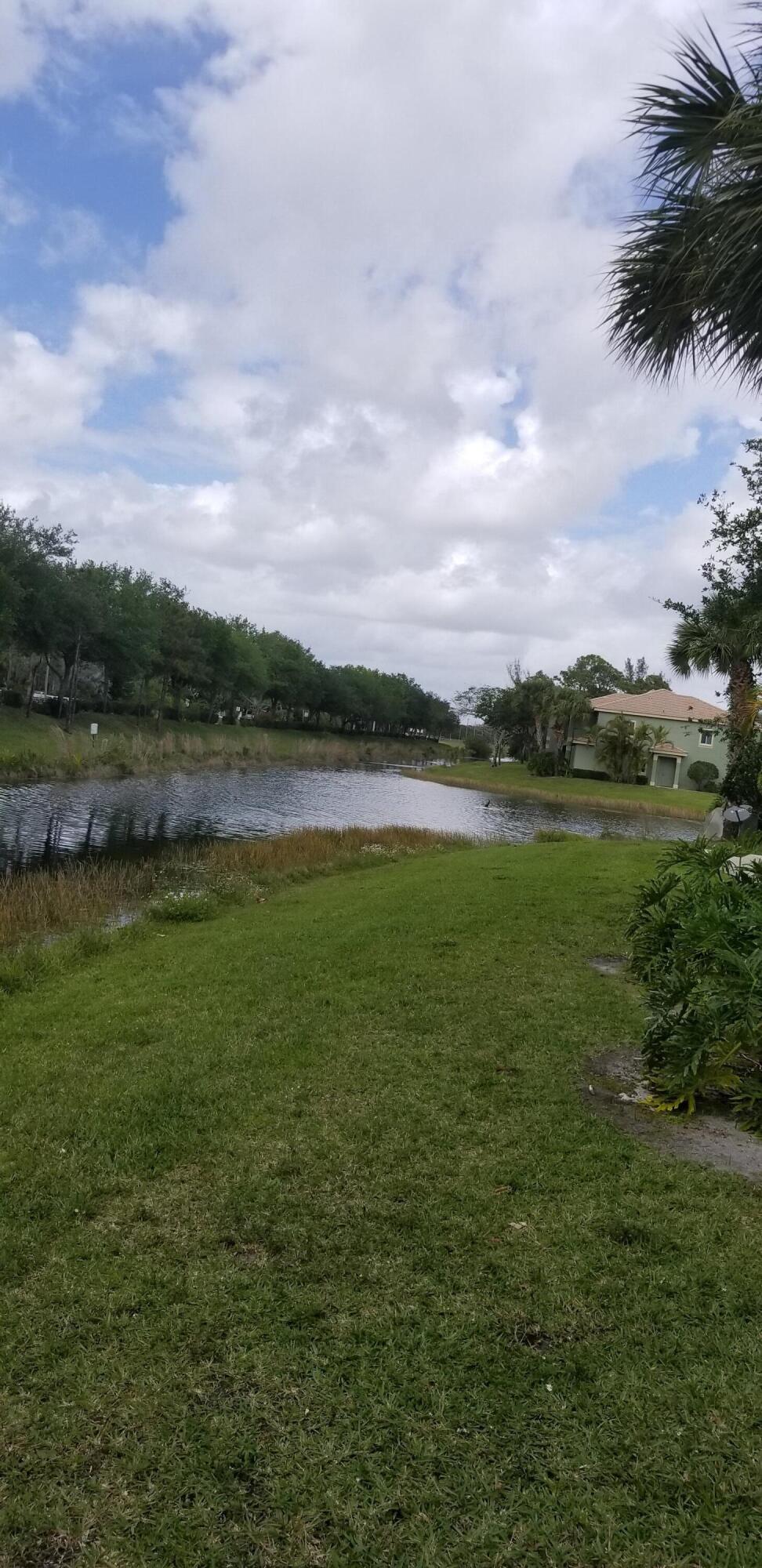 350 CRESTWOOD #201, Royal Palm Beach FL 33411