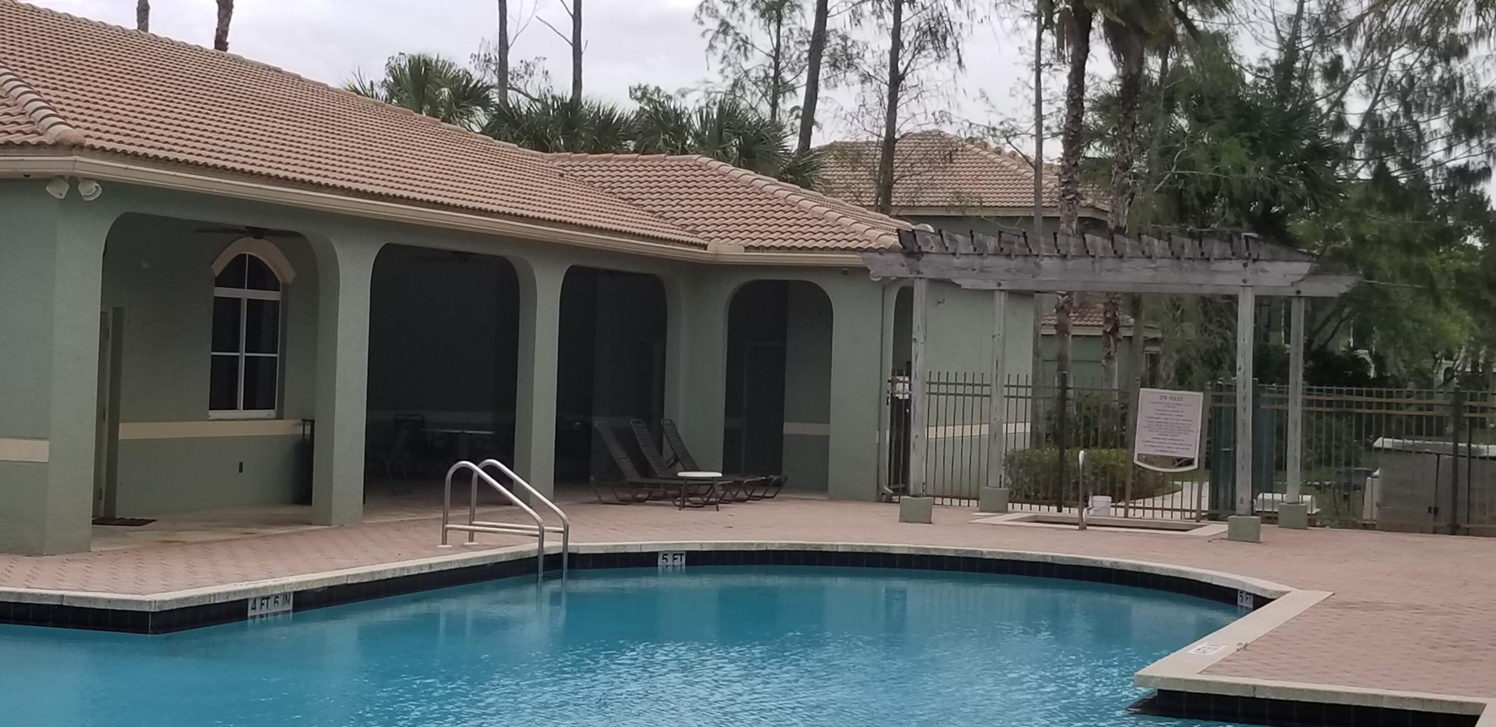 350 CRESTWOOD #201, Royal Palm Beach FL 33411