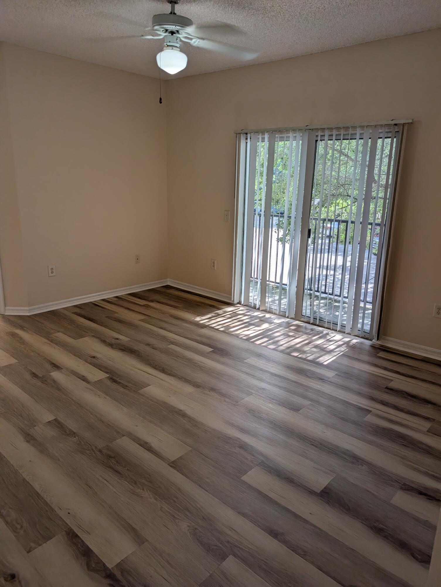 350 CRESTWOOD #201, Royal Palm Beach FL 33411