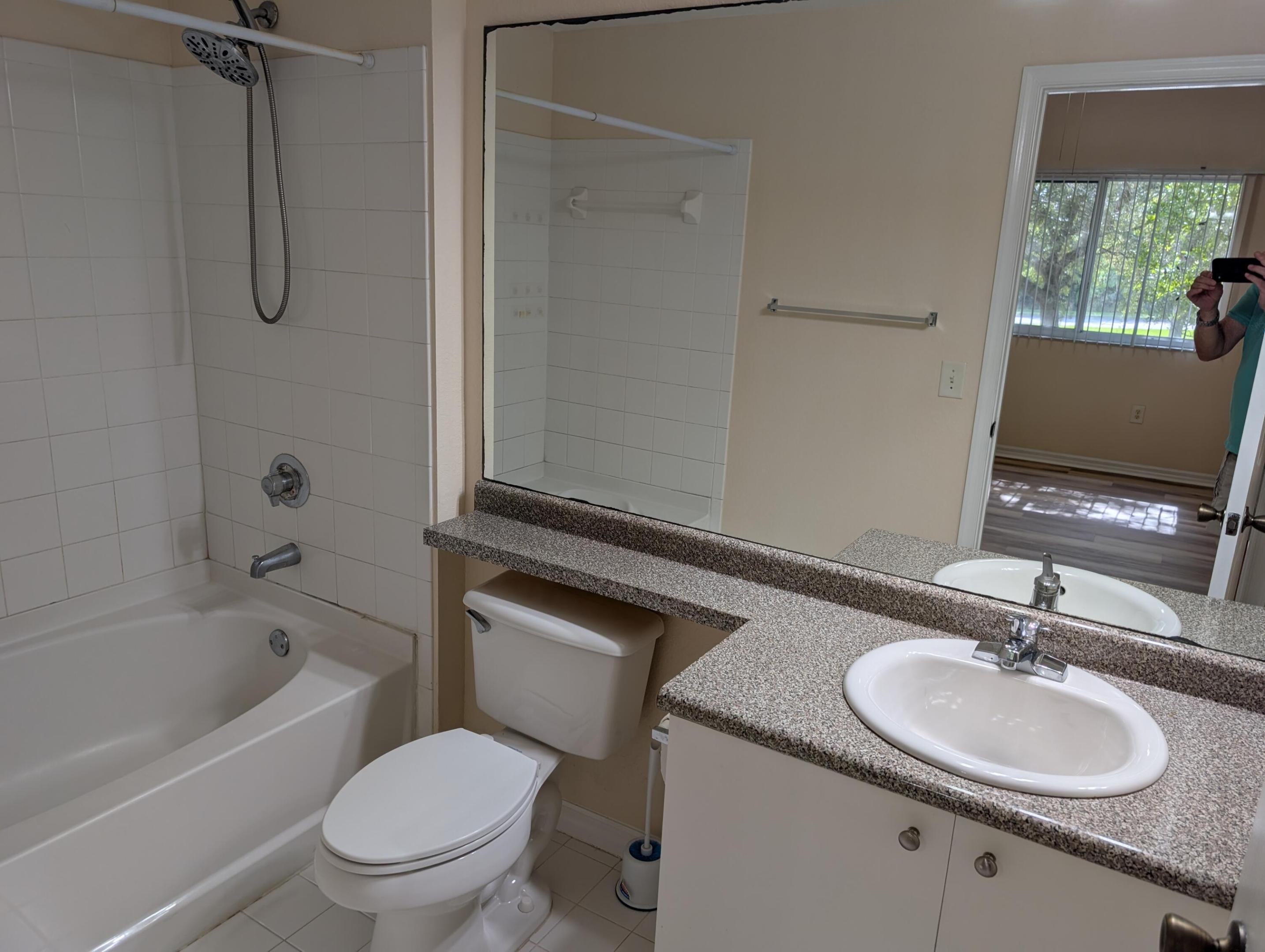 350 CRESTWOOD #201, Royal Palm Beach FL 33411