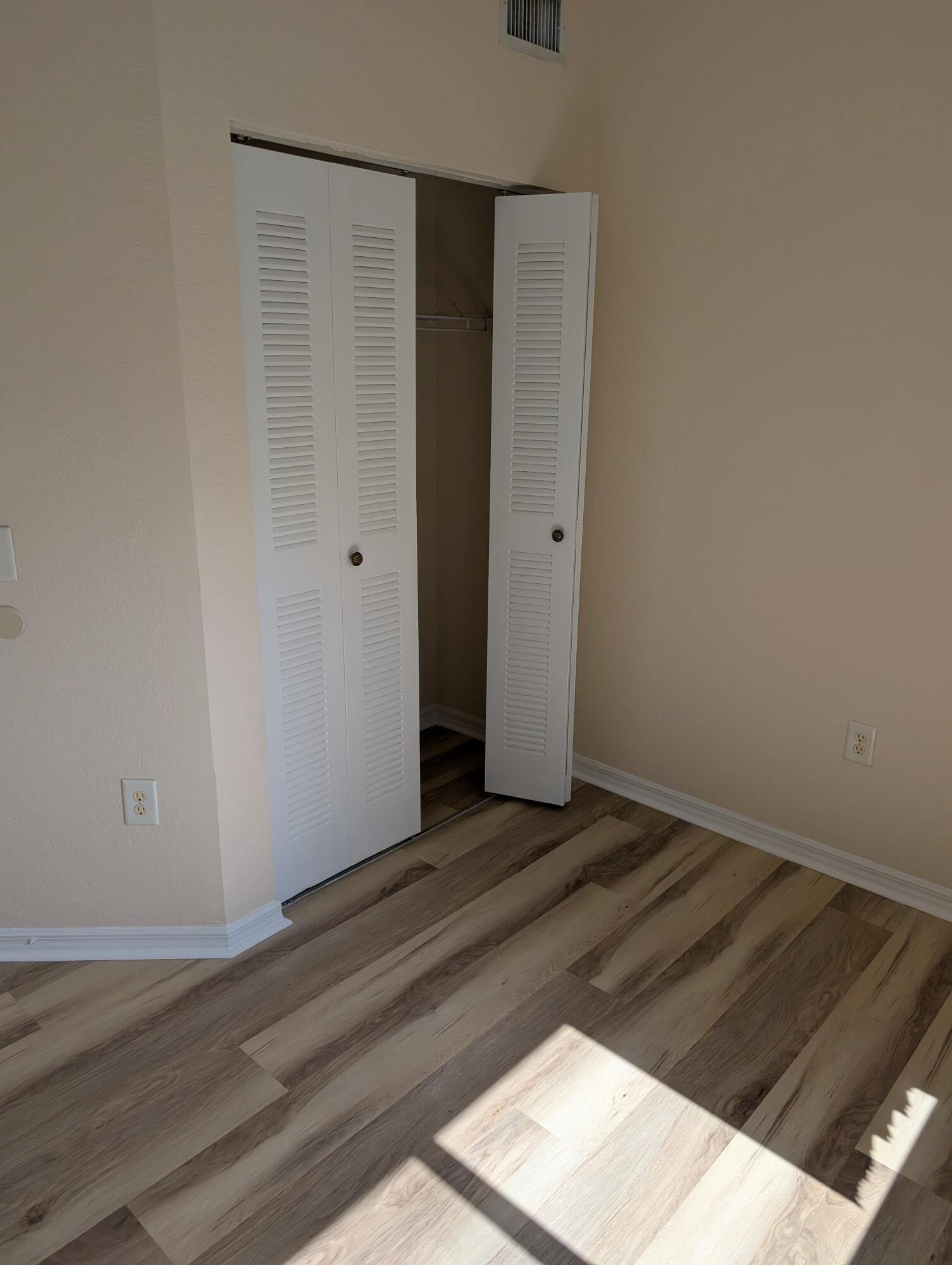 350 CRESTWOOD #201, Royal Palm Beach FL 33411