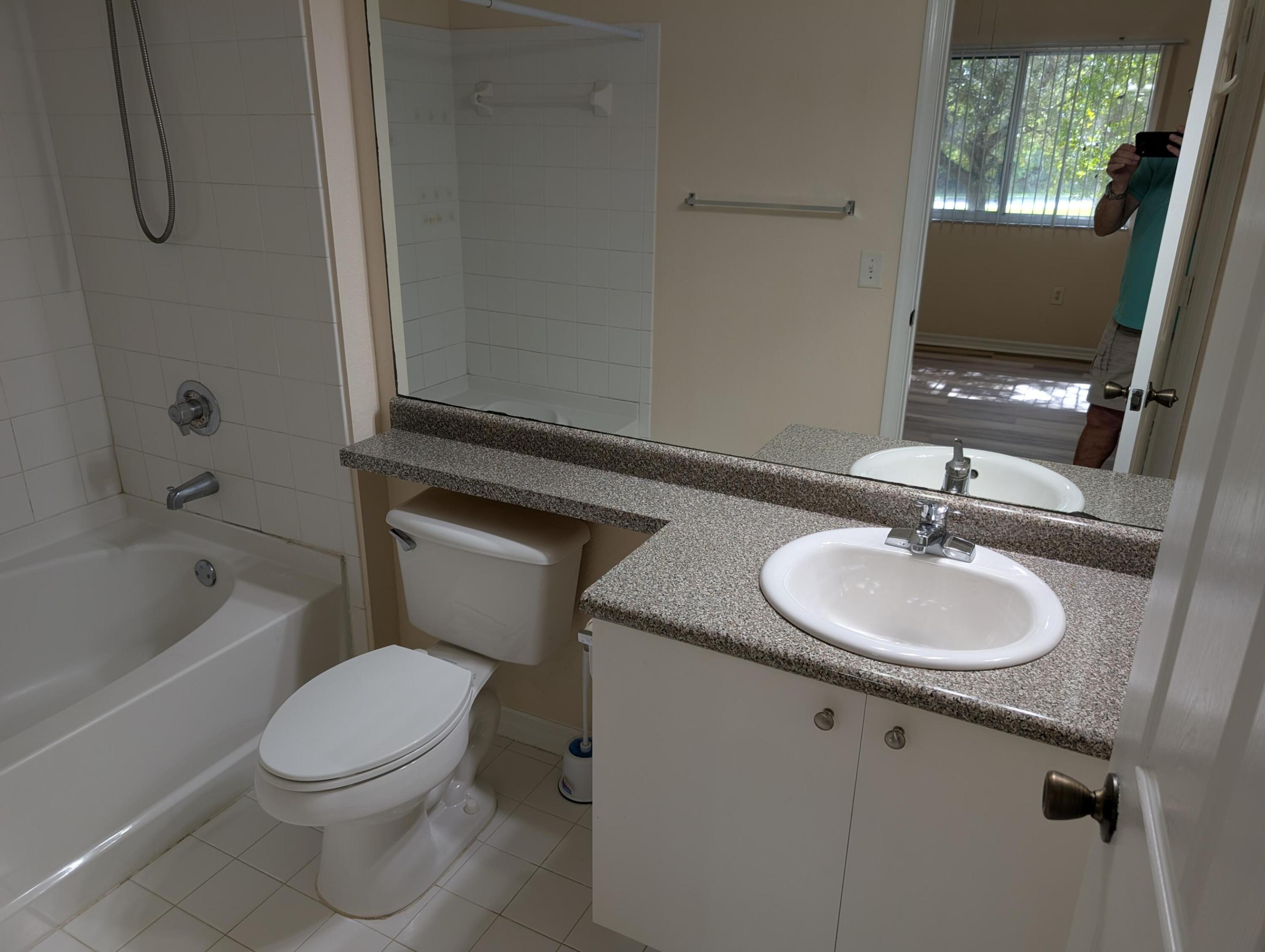 350 CRESTWOOD #201, Royal Palm Beach FL 33411