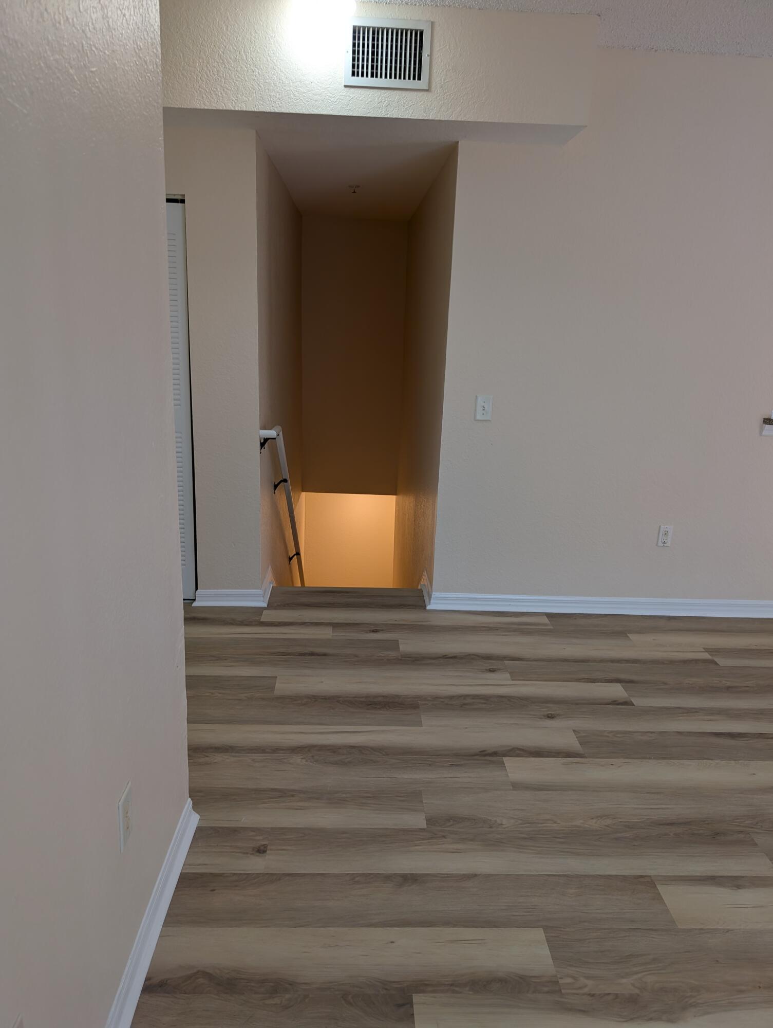 350 CRESTWOOD #201, Royal Palm Beach FL 33411