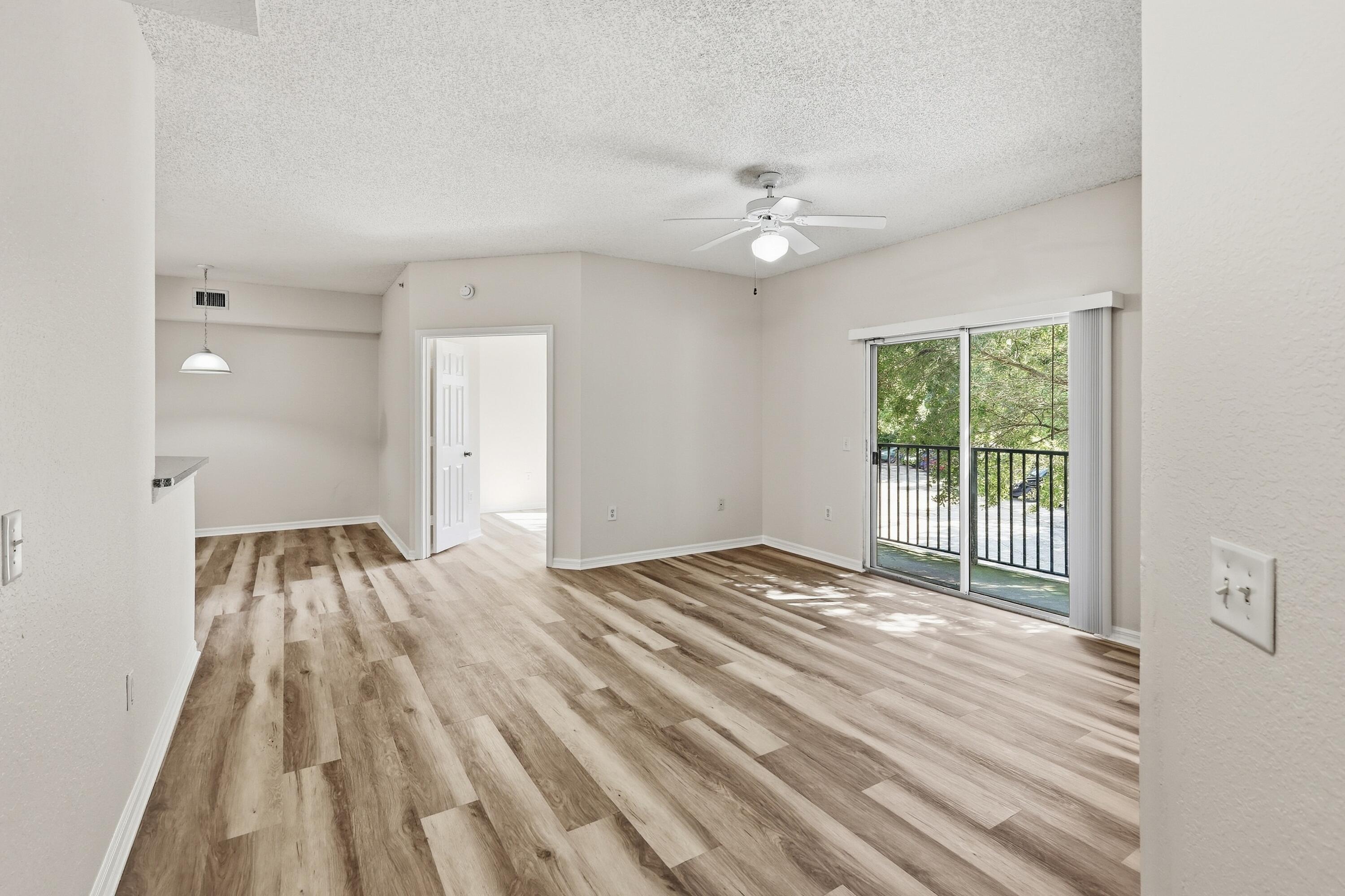 350 CRESTWOOD #201, Royal Palm Beach FL 33411