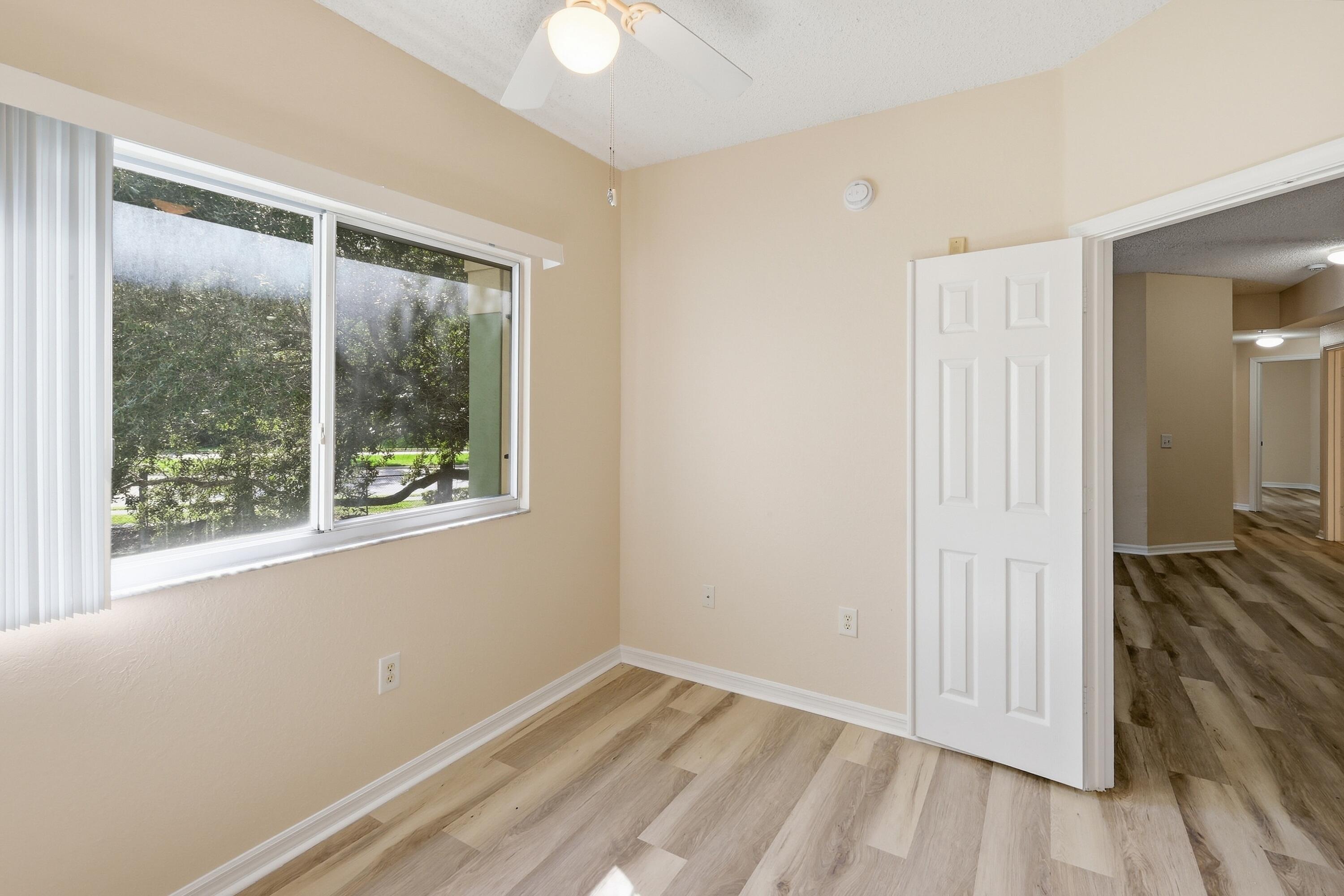 350 CRESTWOOD #201, Royal Palm Beach FL 33411