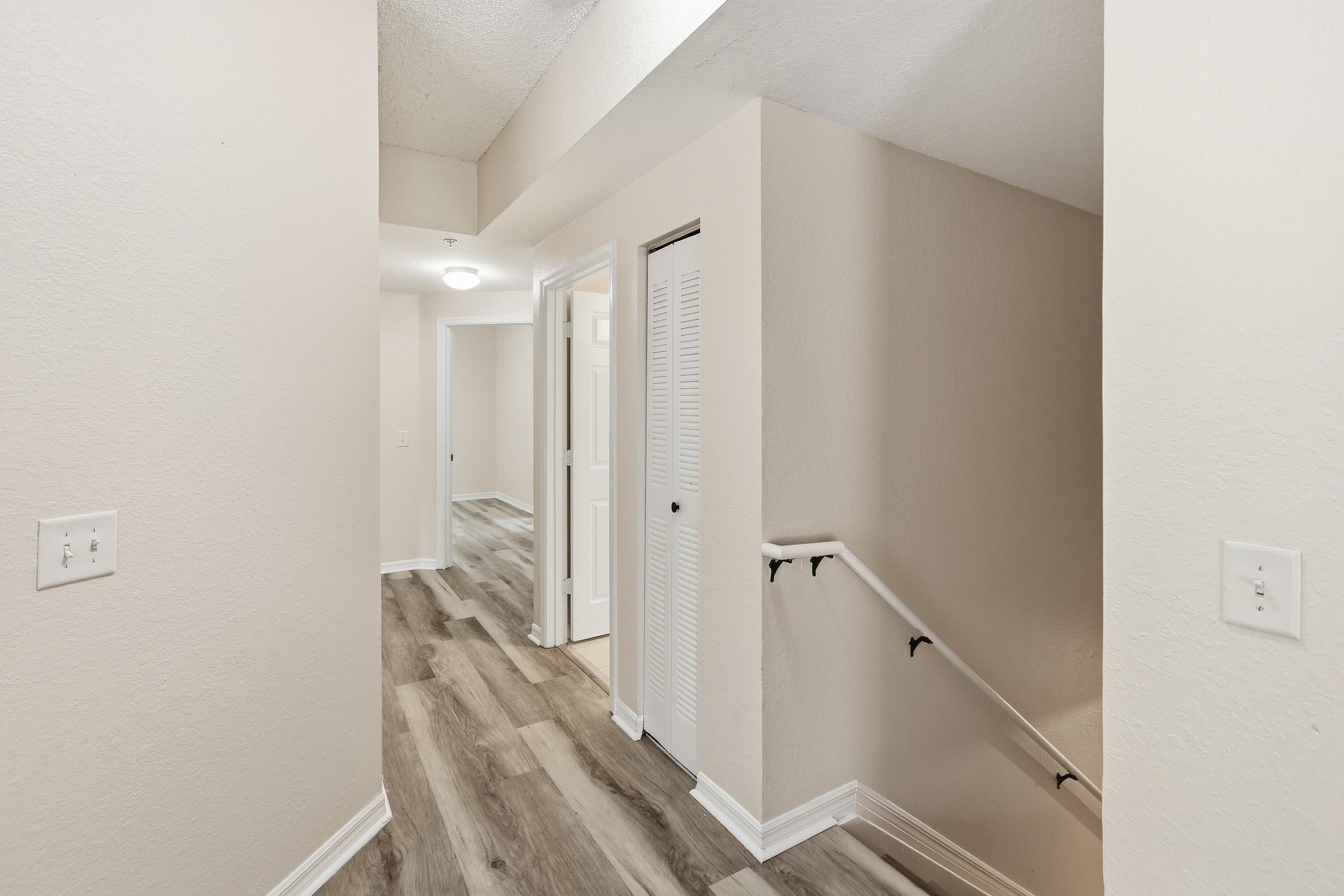 350 CRESTWOOD #201, Royal Palm Beach FL 33411