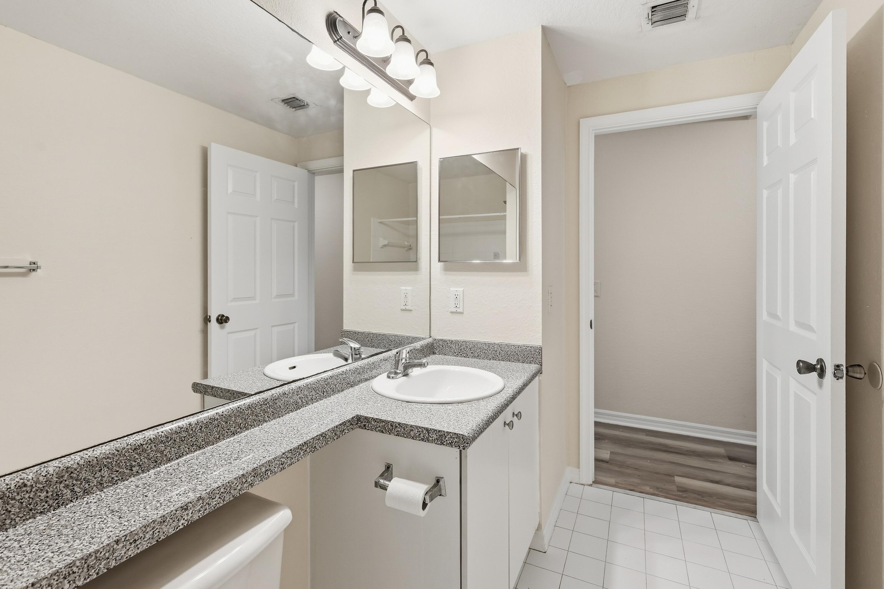 350 CRESTWOOD #201, Royal Palm Beach FL 33411