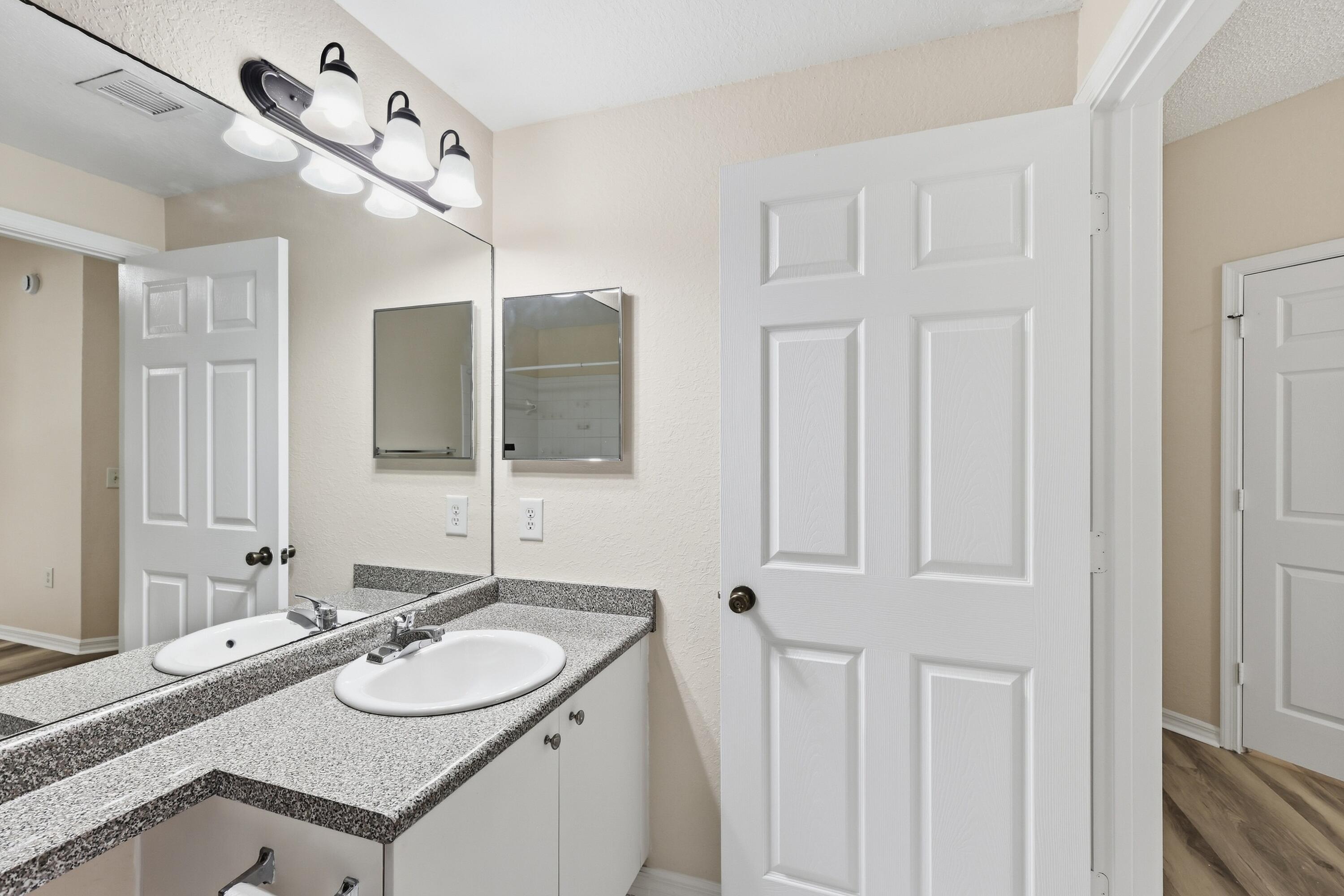 350 CRESTWOOD #201, Royal Palm Beach FL 33411