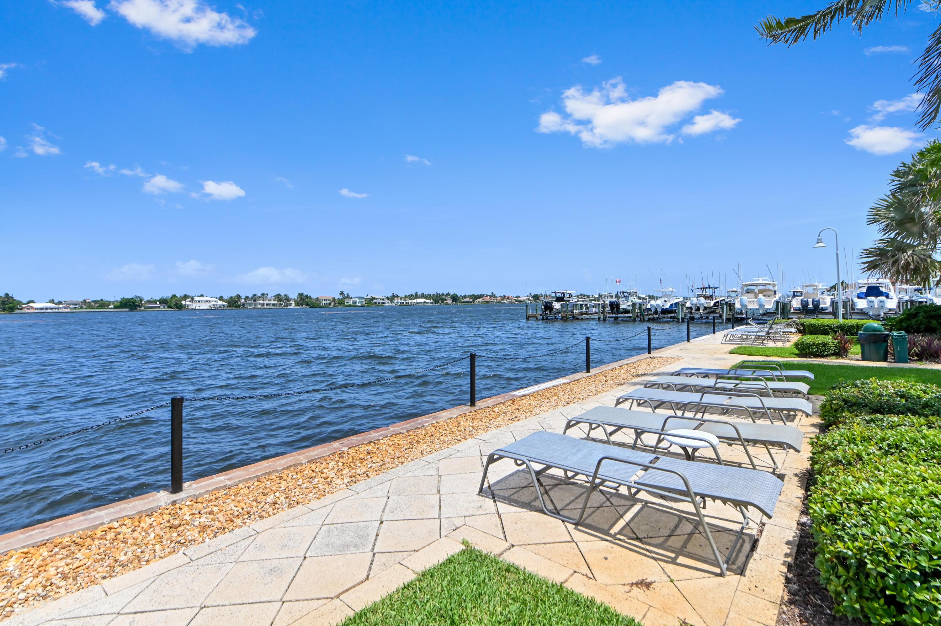 140 Yacht Club #307, Hypoluxo FL 33462