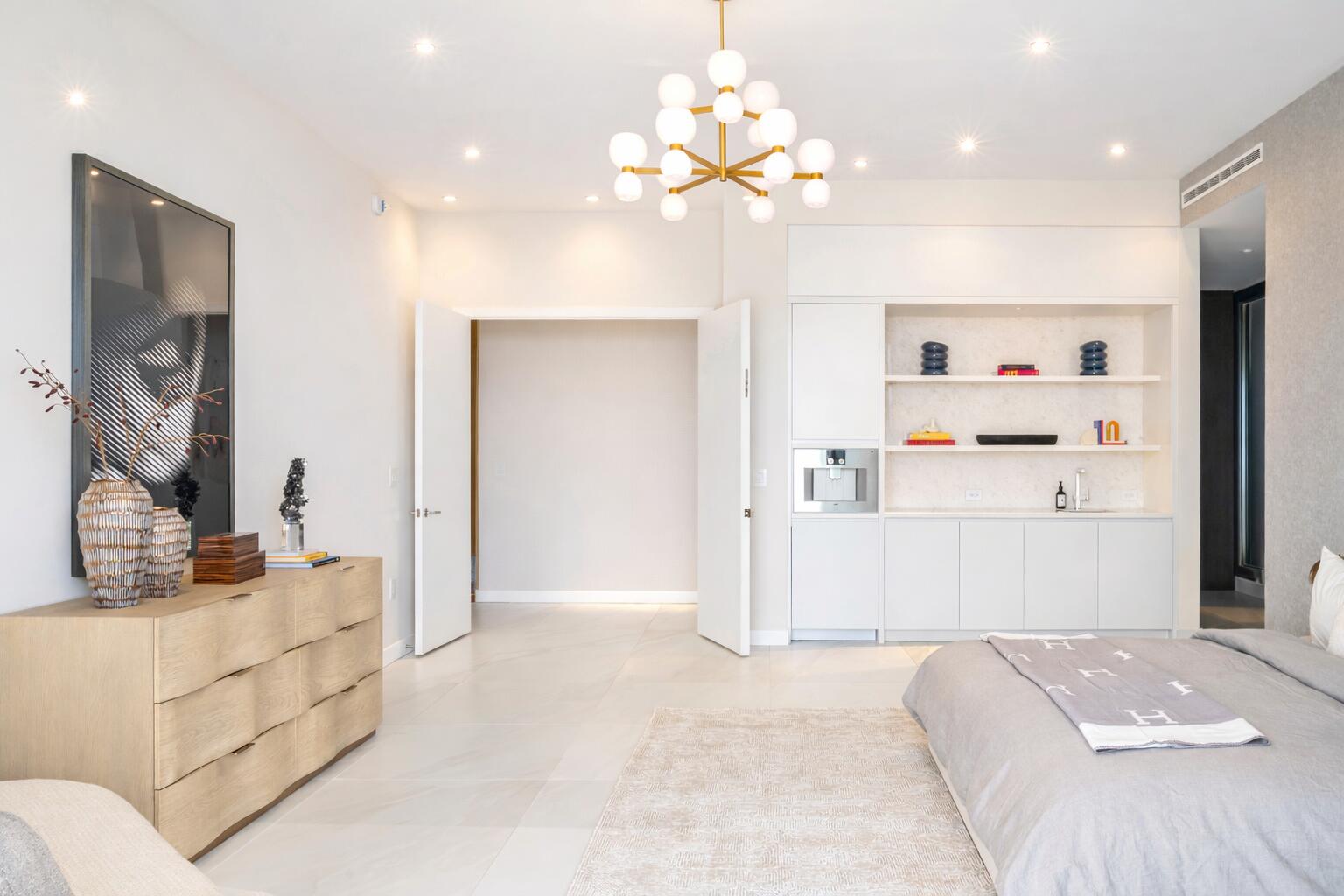 220 SE MIZNER #904, Boca Raton FL 33432