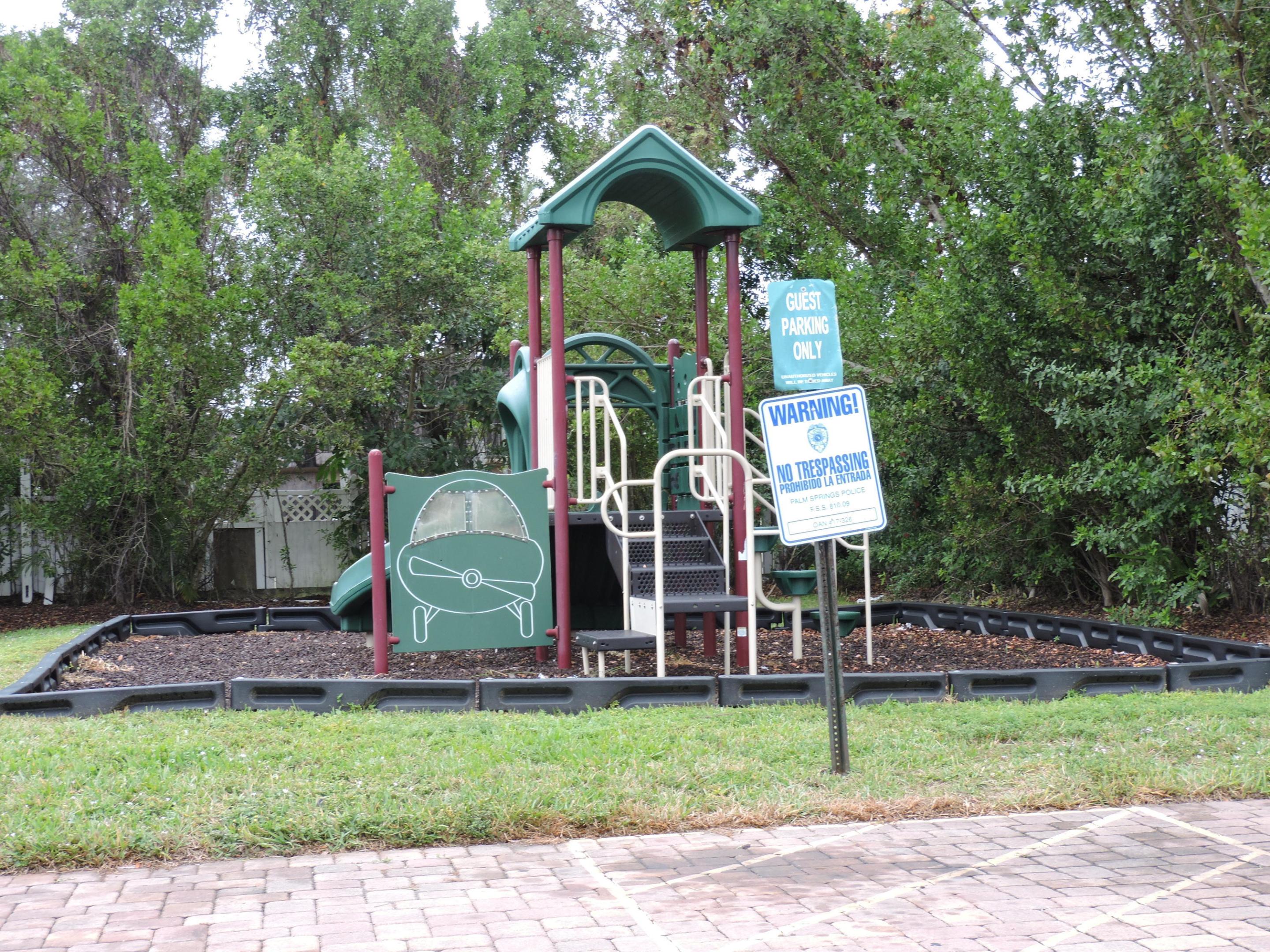 105 Hemingway, Palm Springs FL 33461