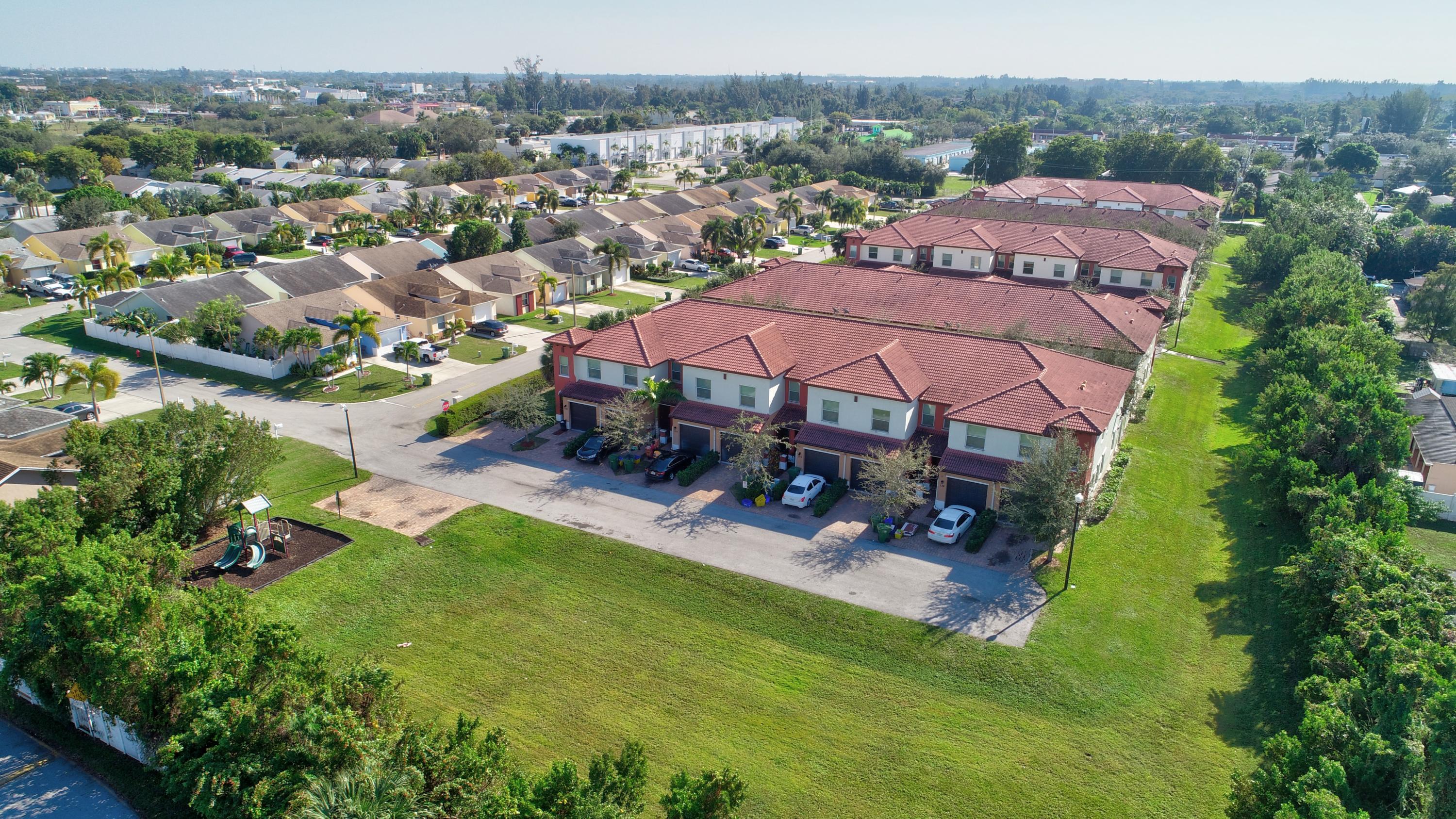 105 Hemingway, Palm Springs FL 33461