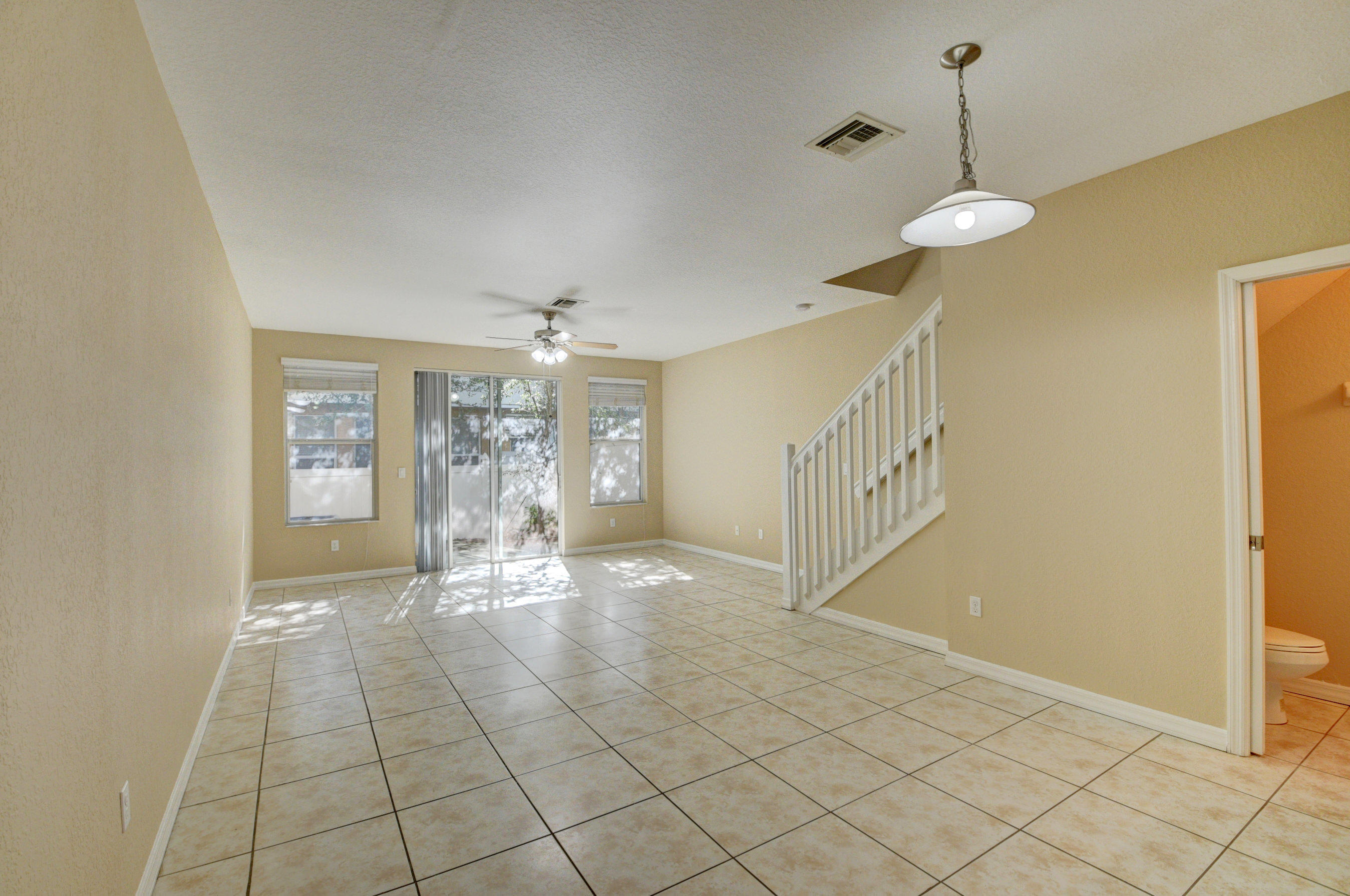 105 Hemingway, Palm Springs FL 33461