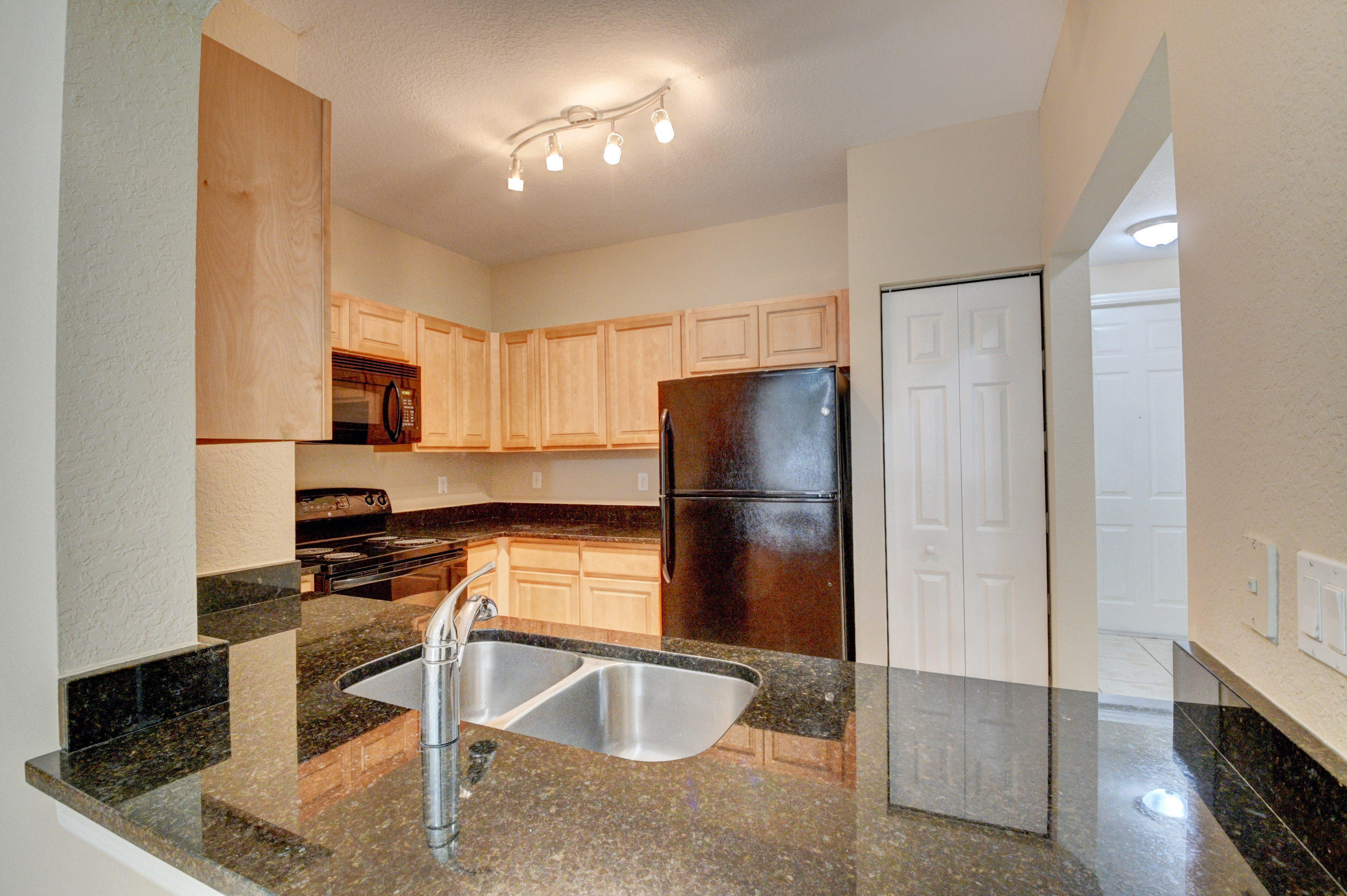 105 Hemingway, Palm Springs FL 33461