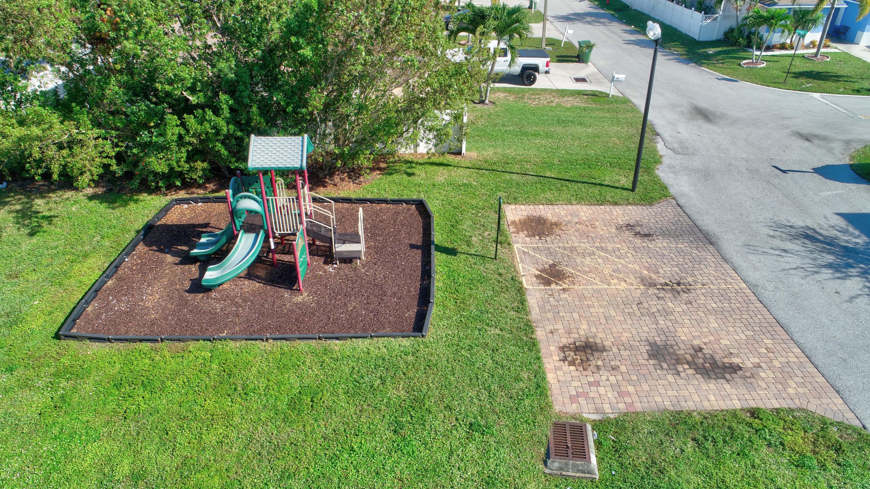 105 Hemingway, Palm Springs FL 33461
