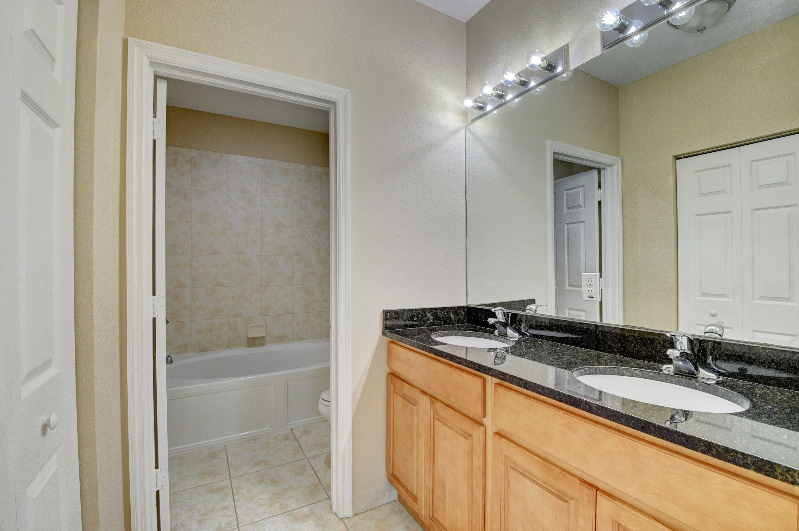 105 Hemingway, Palm Springs FL 33461