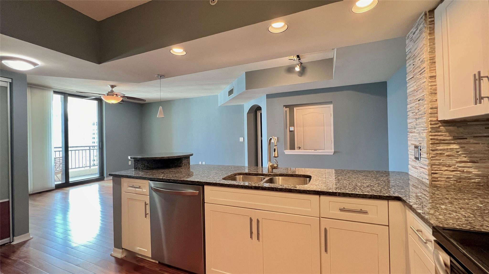 100 N Federal #1136, Fort Lauderdale FL 33301