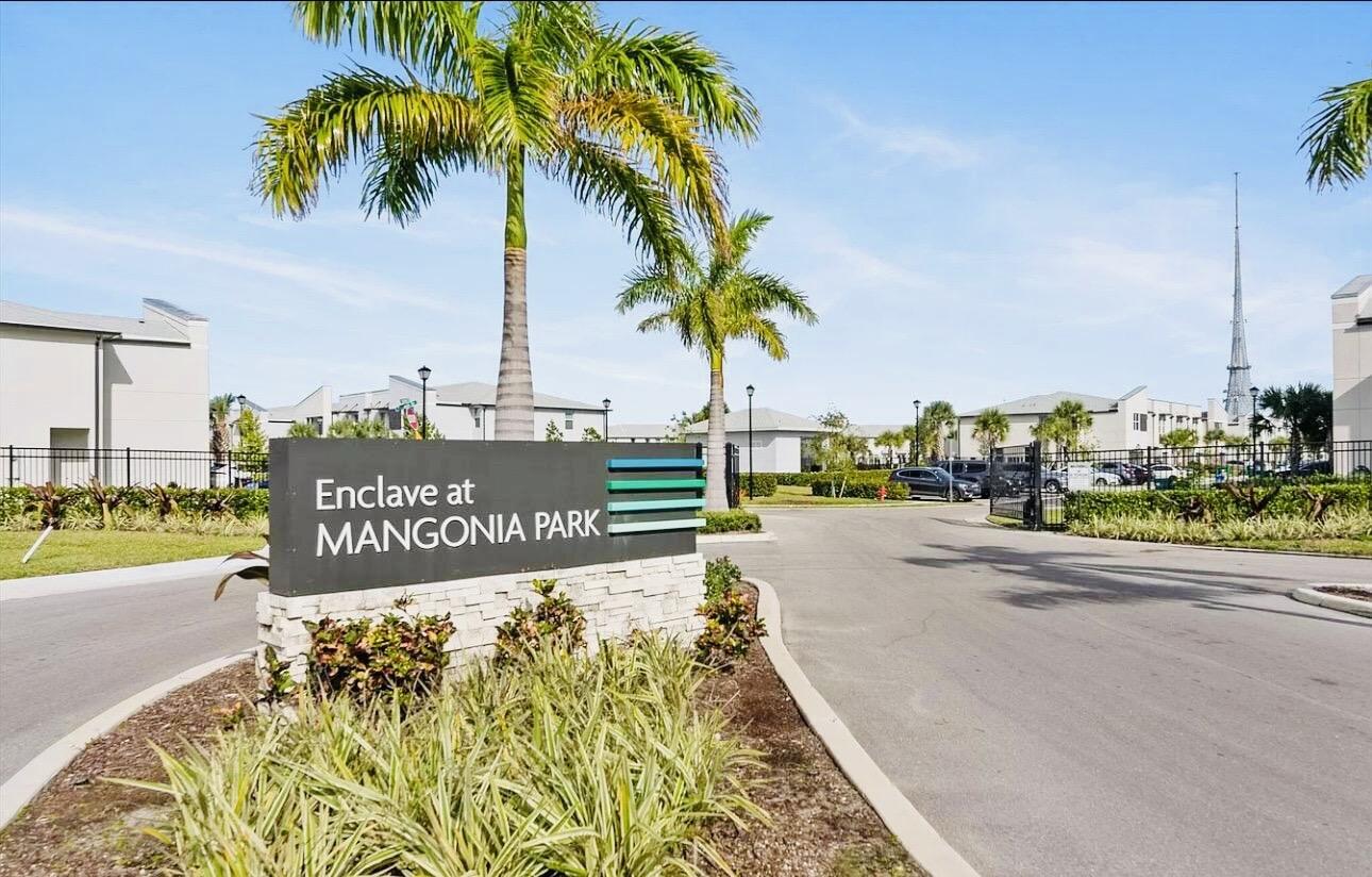 5677 MENTMORE #5677, Mangonia Park FL 33407