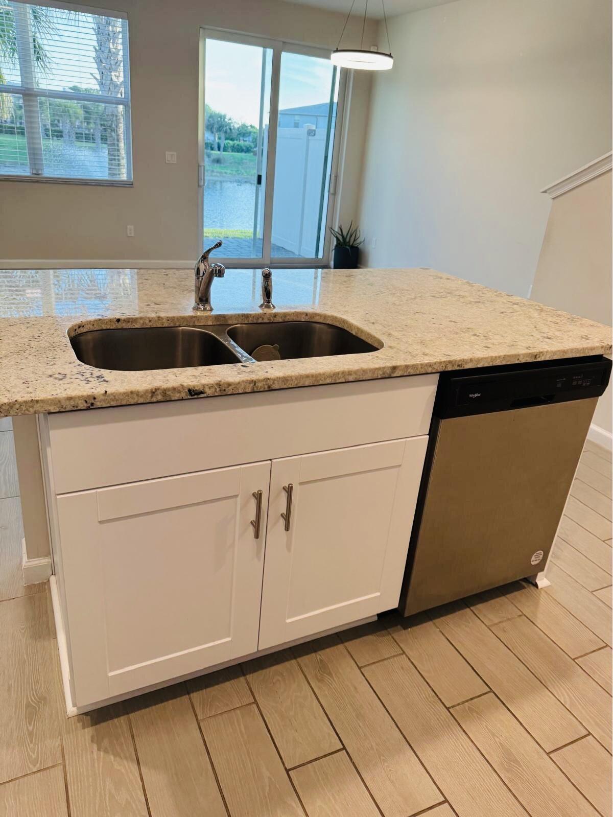 5677 MENTMORE #5677, Mangonia Park FL 33407