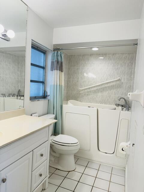 340 Orange Tree #5, Atlantis FL 33462