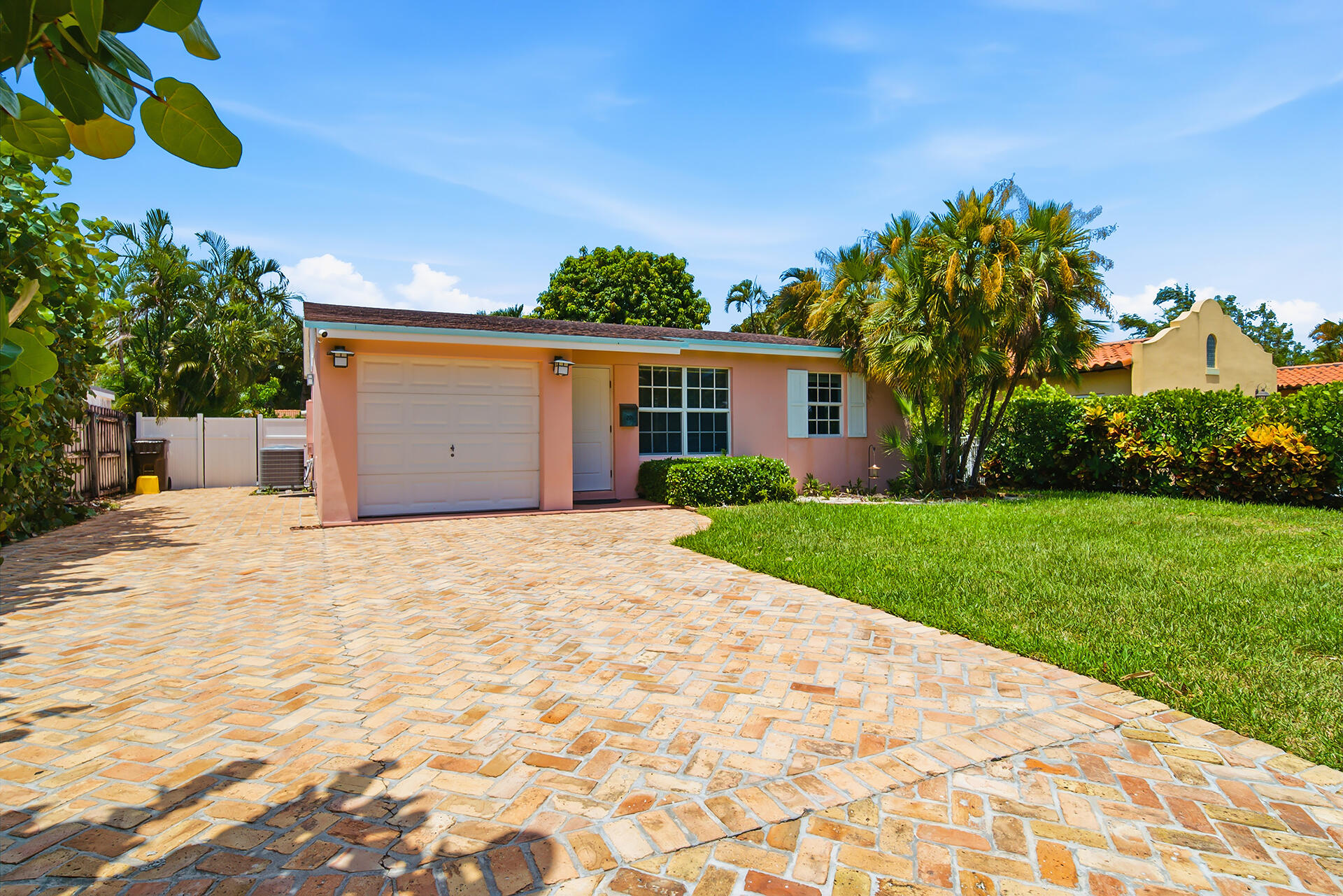 205 RUTLAND, West Palm Beach FL 33405